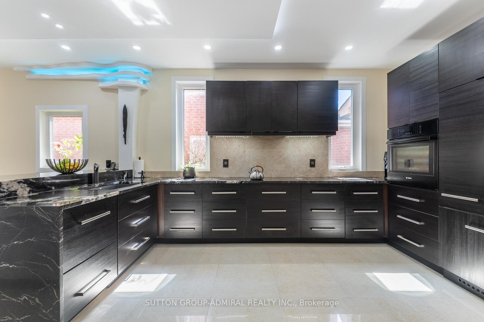 626 College Manor Drive, Newmarket, ON L3Y 8M7