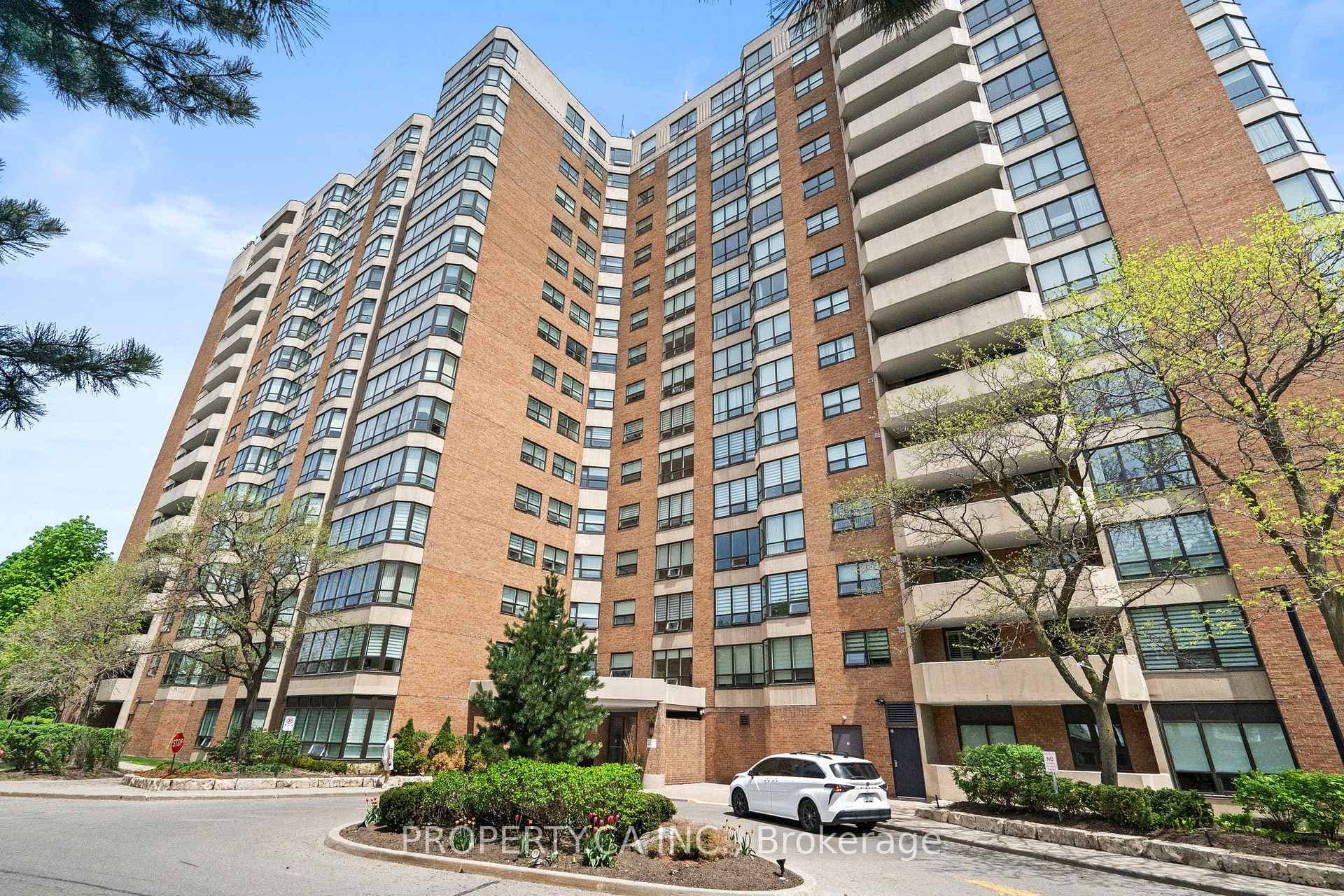 7601 Bathurst Street 101, Vaughan, ON L4J 4H5