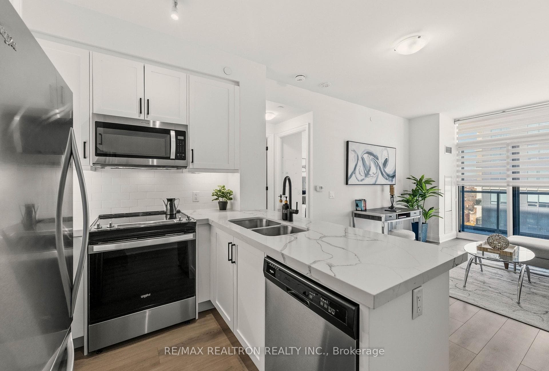 20 Gatineau Drive N 1301, Vaughan, ON L4J 0L3