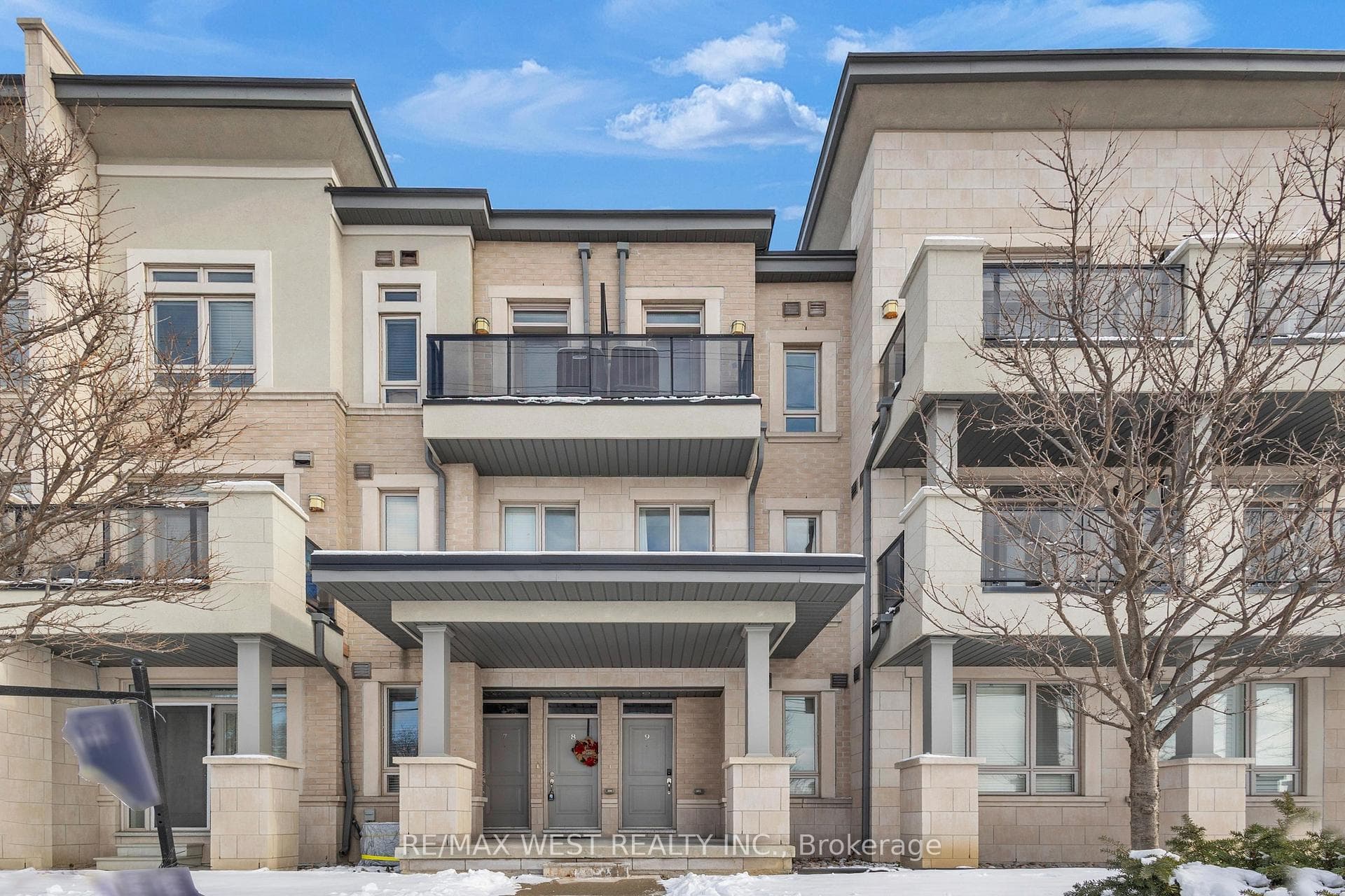 9601 Jane Street 9, Vaughan, ON L6A 4G5