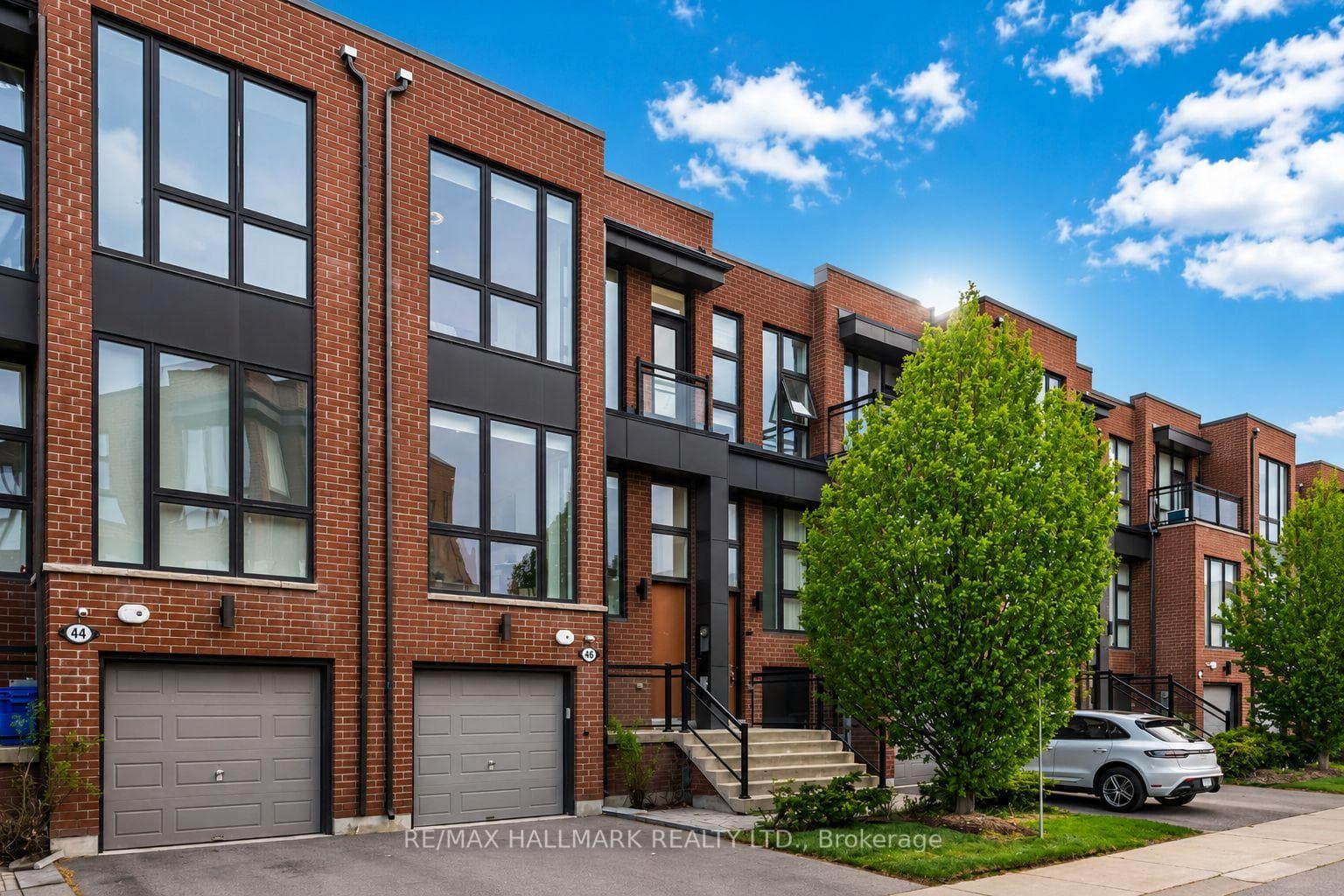 46 Crestridge Drive, Vaughan, ON L4J 0K1