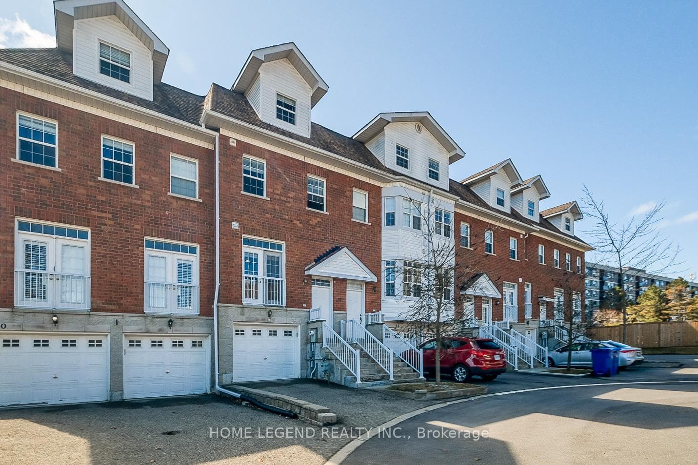 28 Loring Doolittle Court, Aurora, ON L4G 7Y8