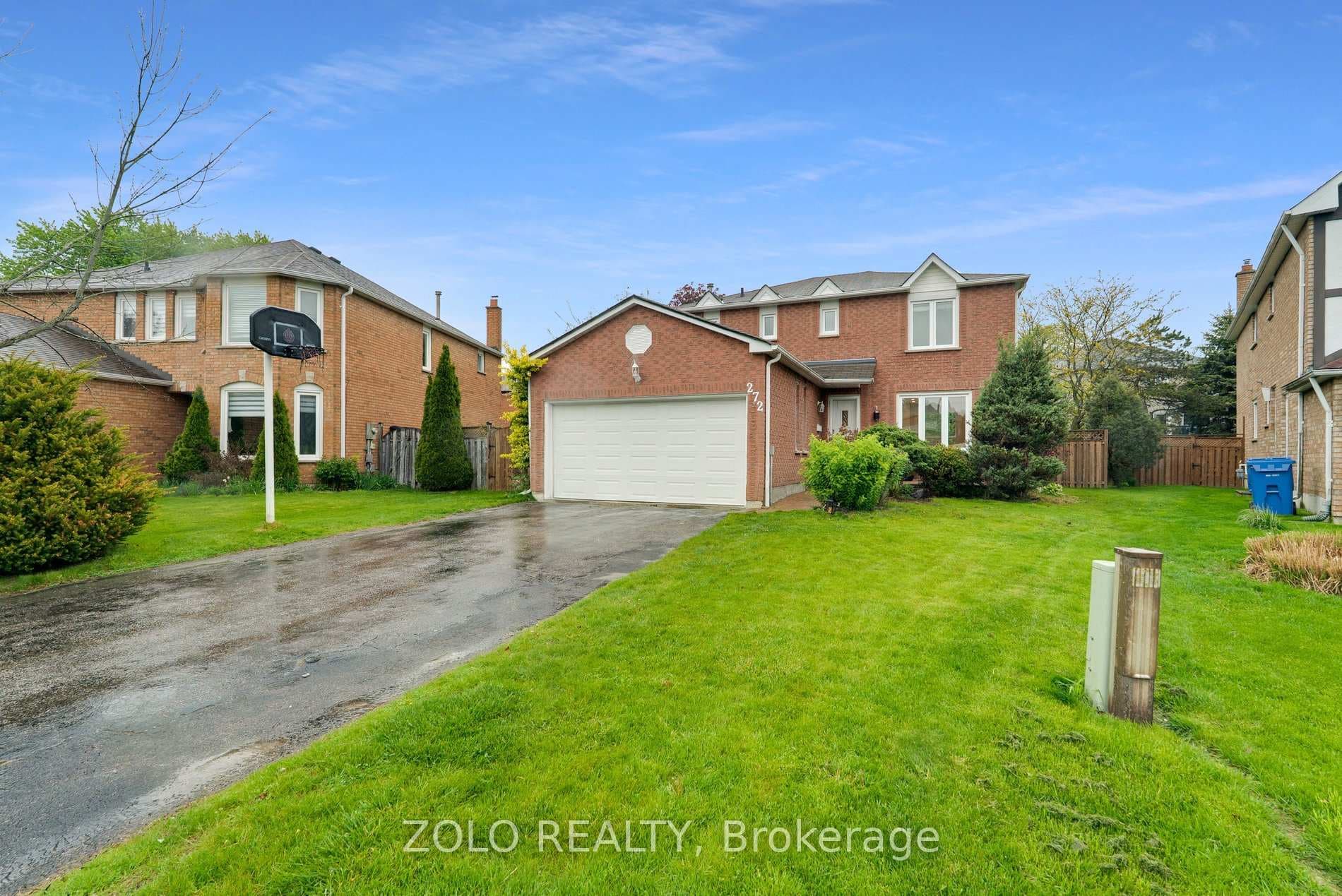 272 Elman Crescent, Newmarket, ON L3Y 7X4