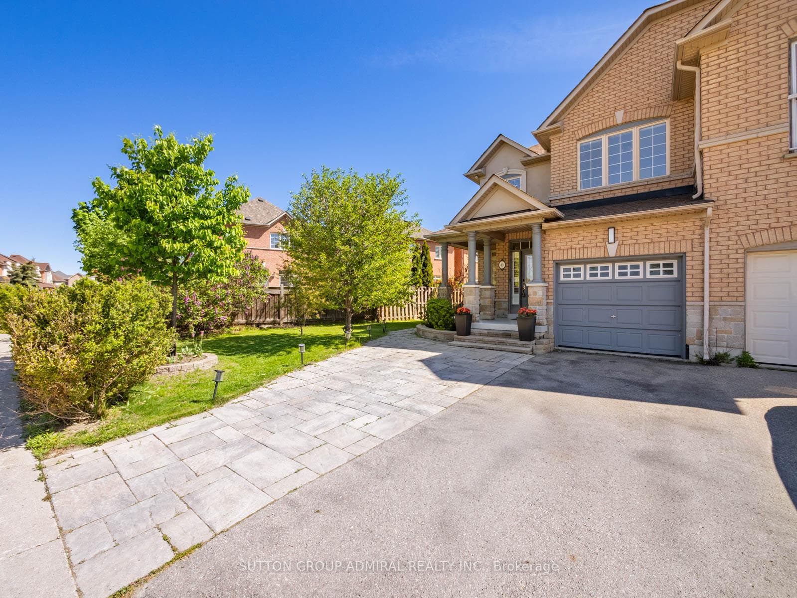 49 Loire Valley Avenue, Vaughan, ON L4J 8V8