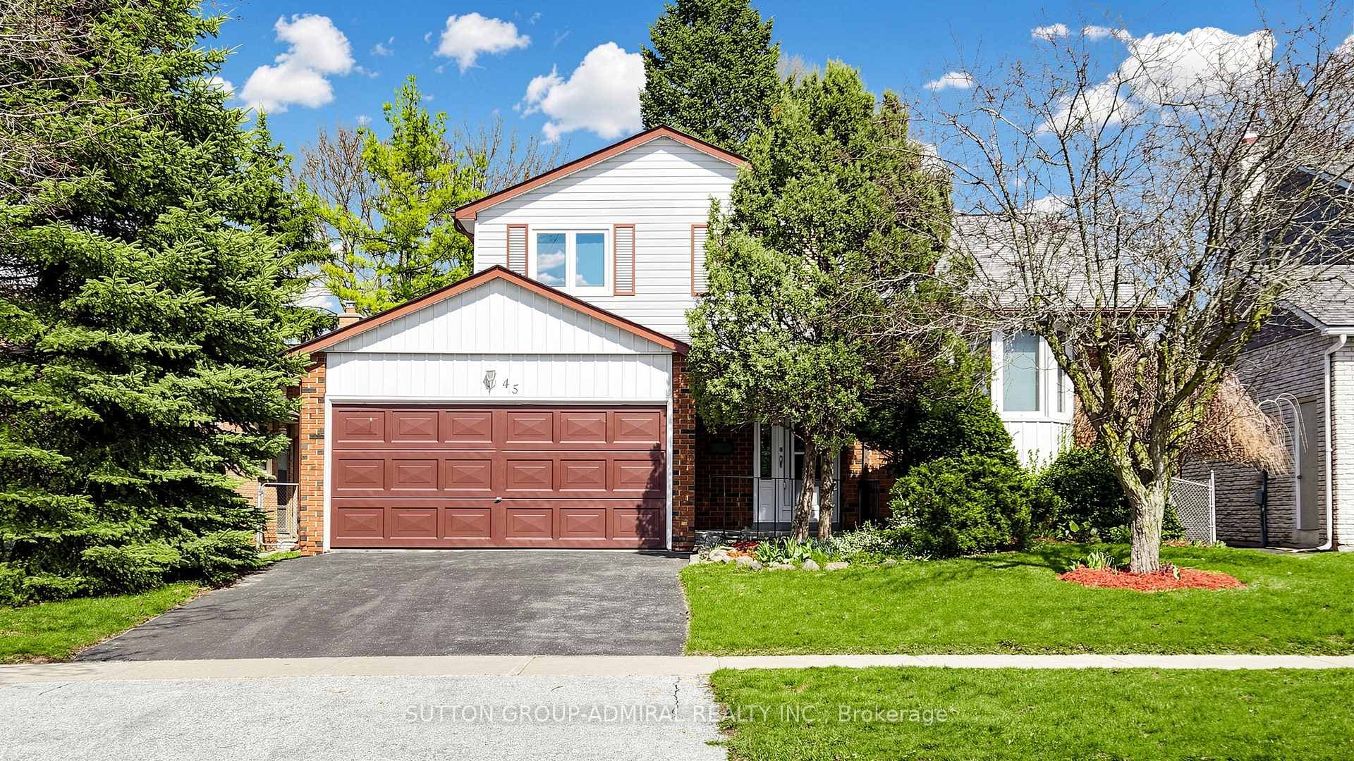 45 Howlett Avenue, Newmarket, ON L3Y 5S6
