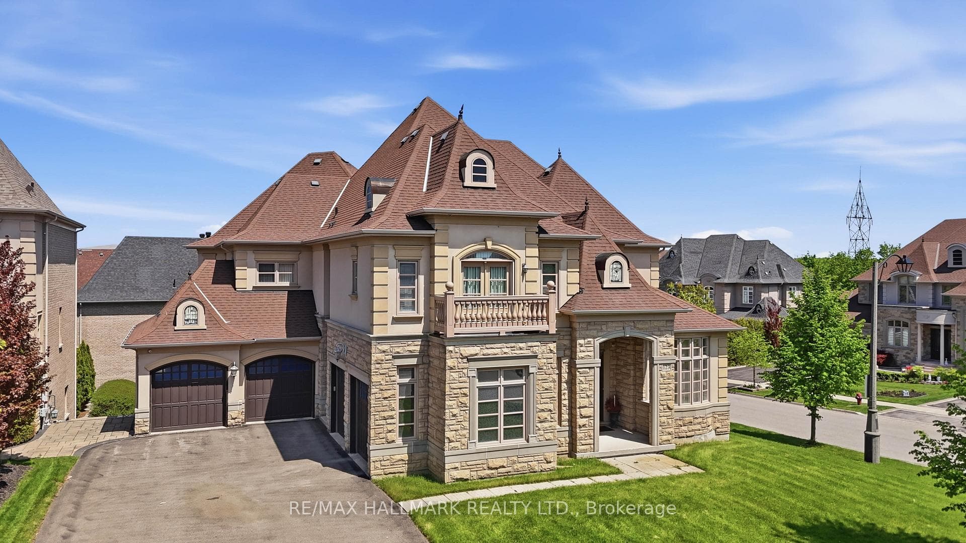 123 Carisbrooke Circle, Aurora, ON L4G 0K4
