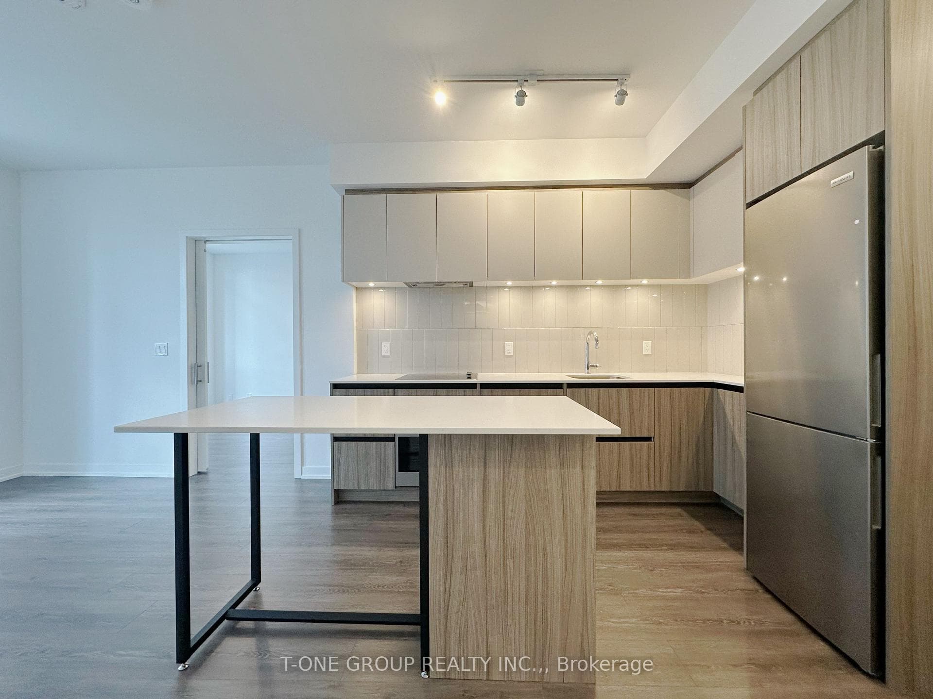7950 Bathurst Street 602, Vaughan, ON L4J 0L4