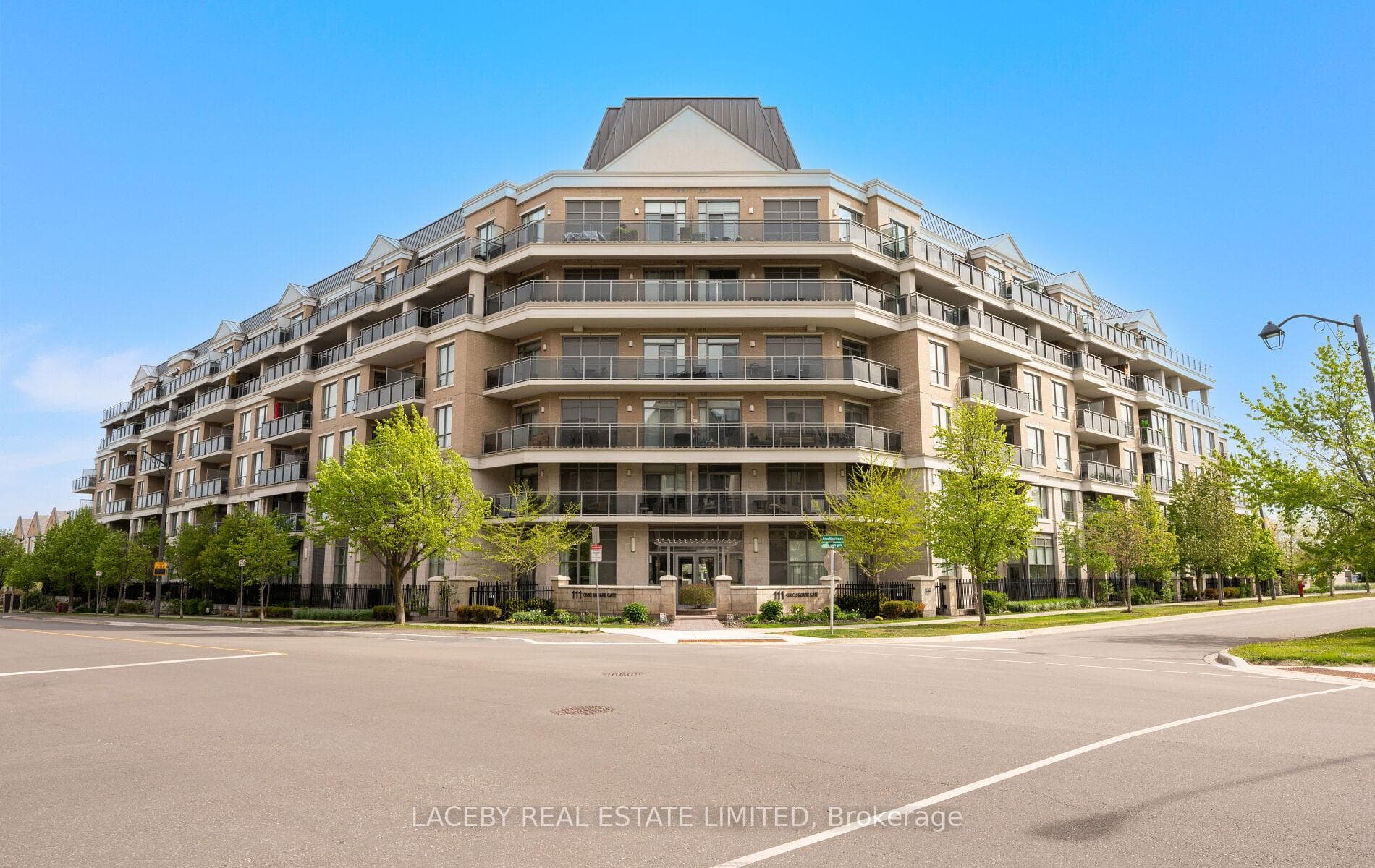 111 Civic Square Gate 507, Aurora, ON L4G 0S6