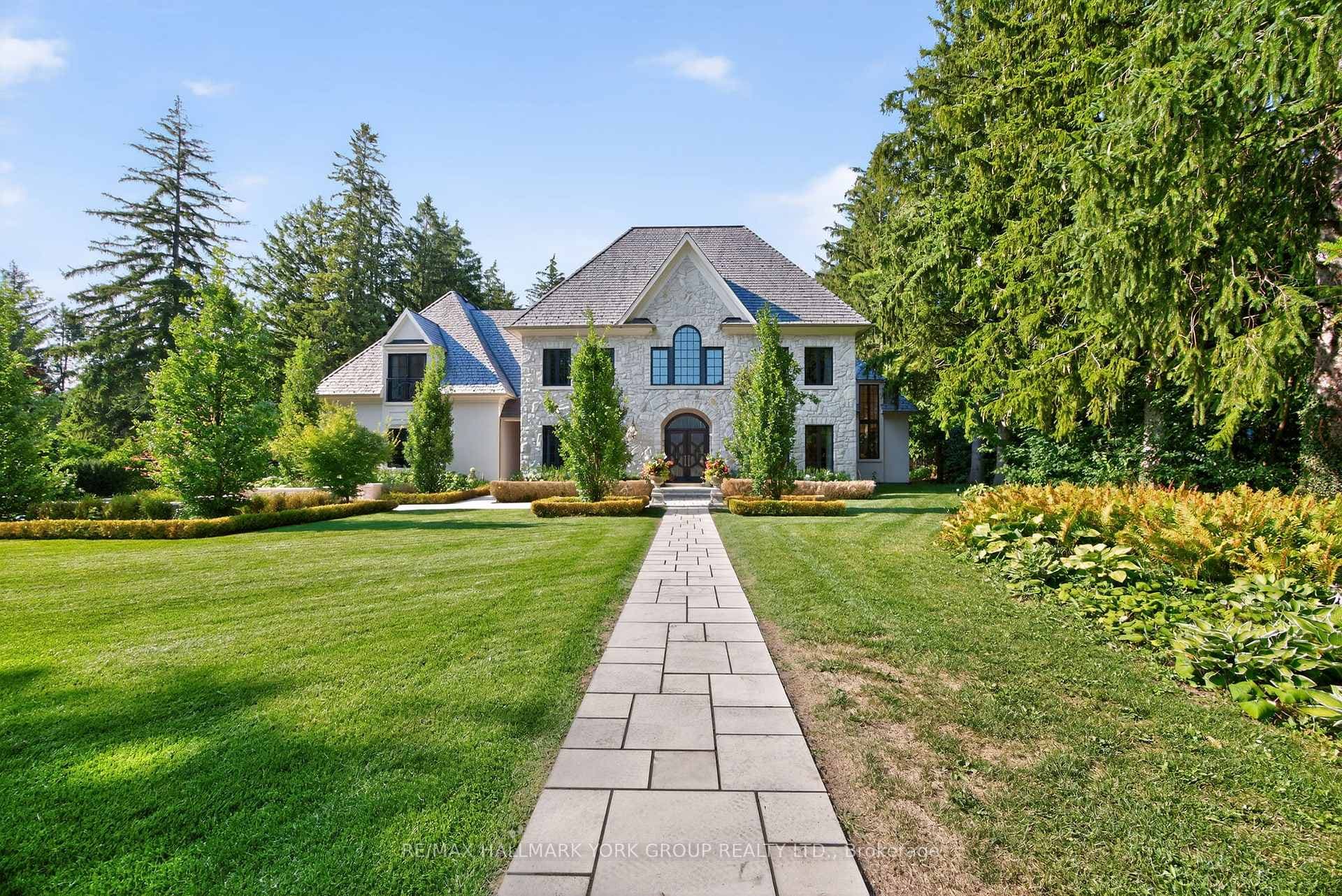 108 Kennedy Street W, Aurora, ON L4G 2L7