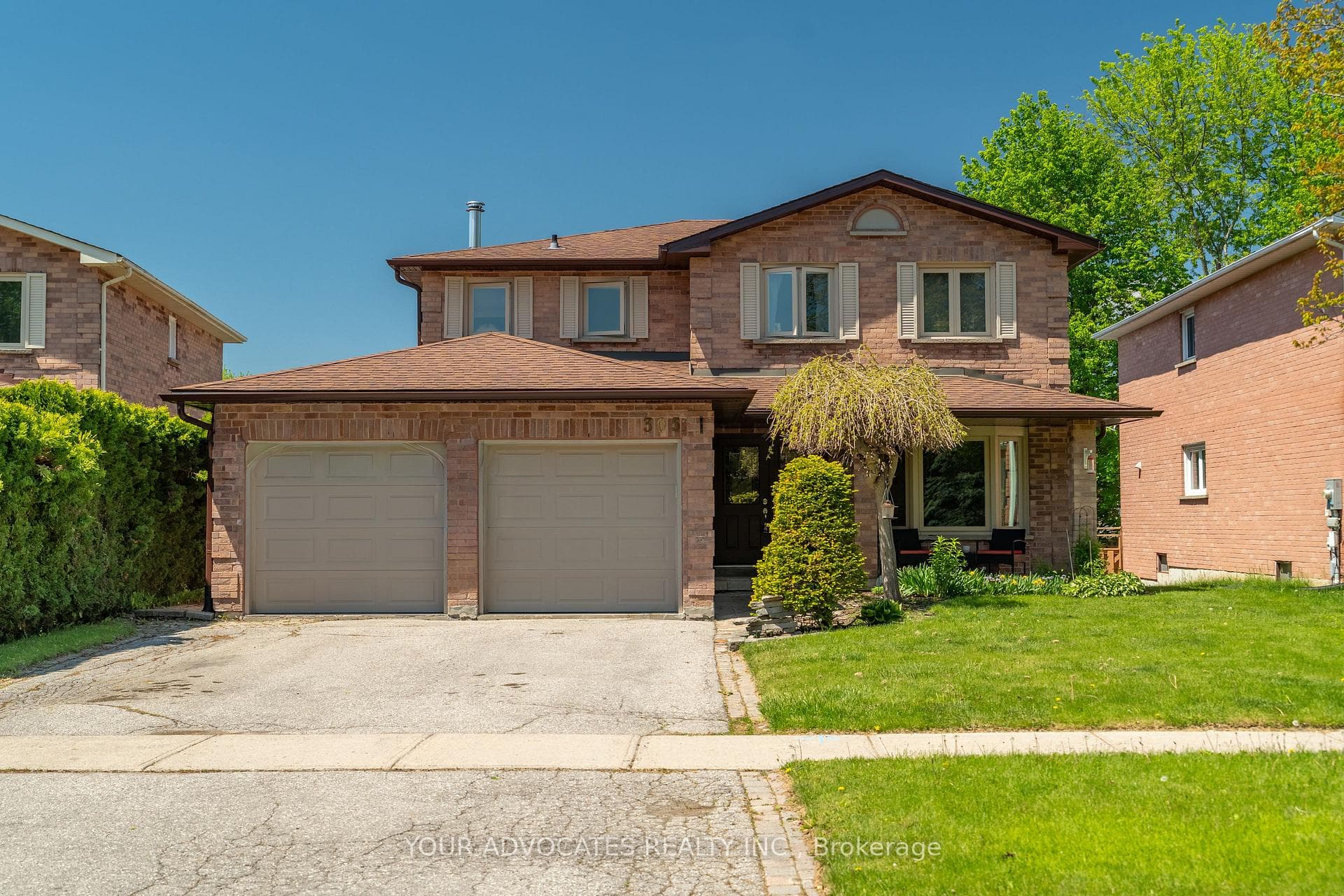 305 HERRIDGE Circle, Newmarket, ON L3Y 7H7