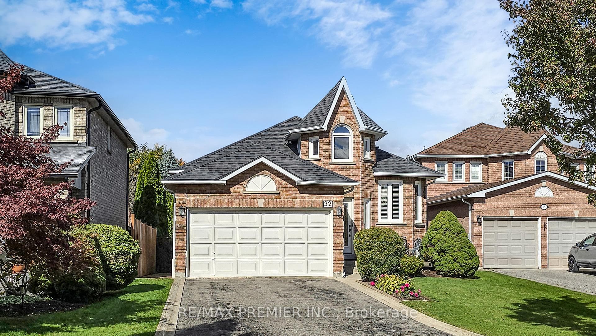 32 Veneto Drive, Vaughan, ON L4L 8X4