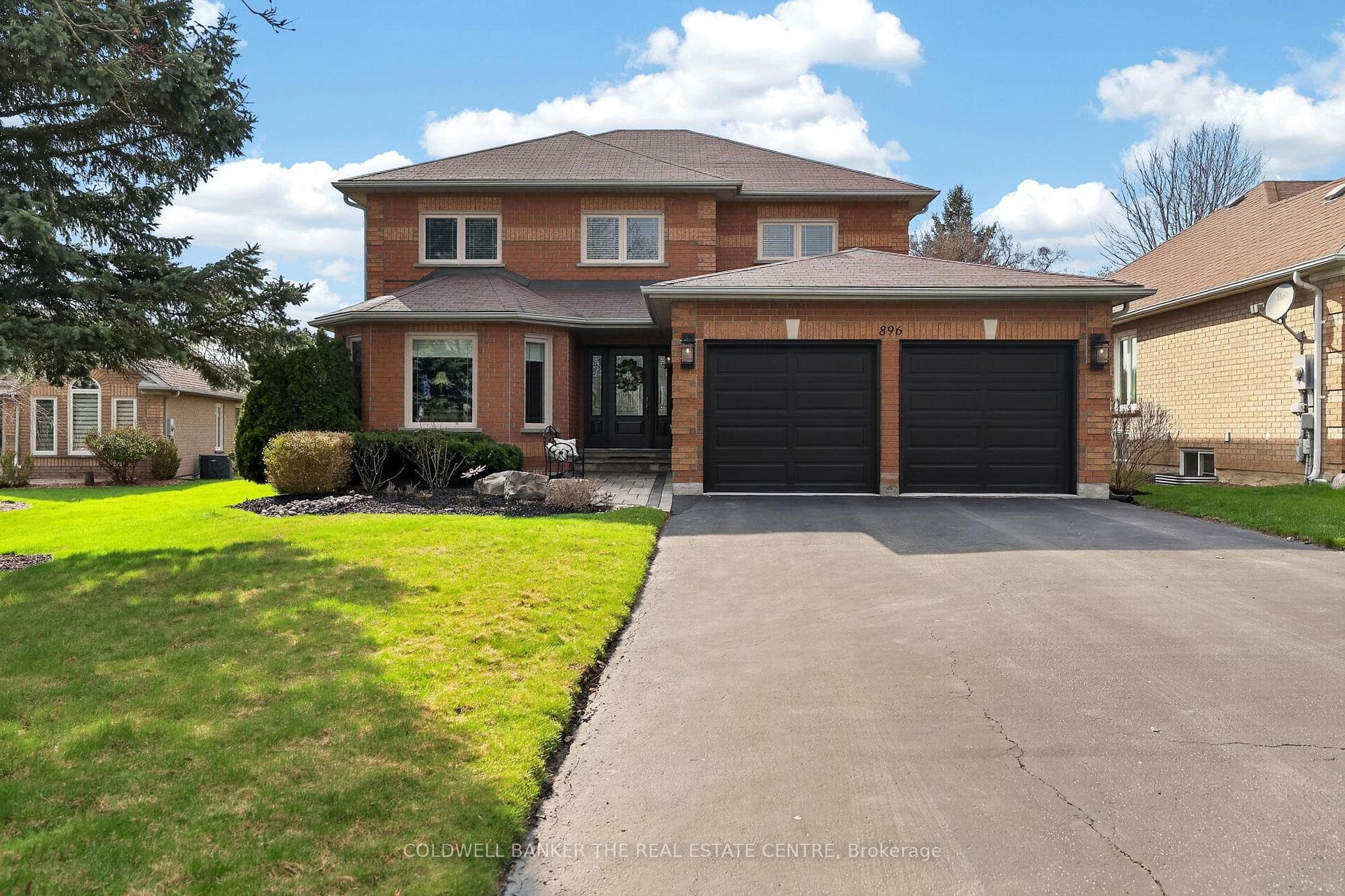 896 Bosworth Court, Newmarket, ON L3X 1Z1