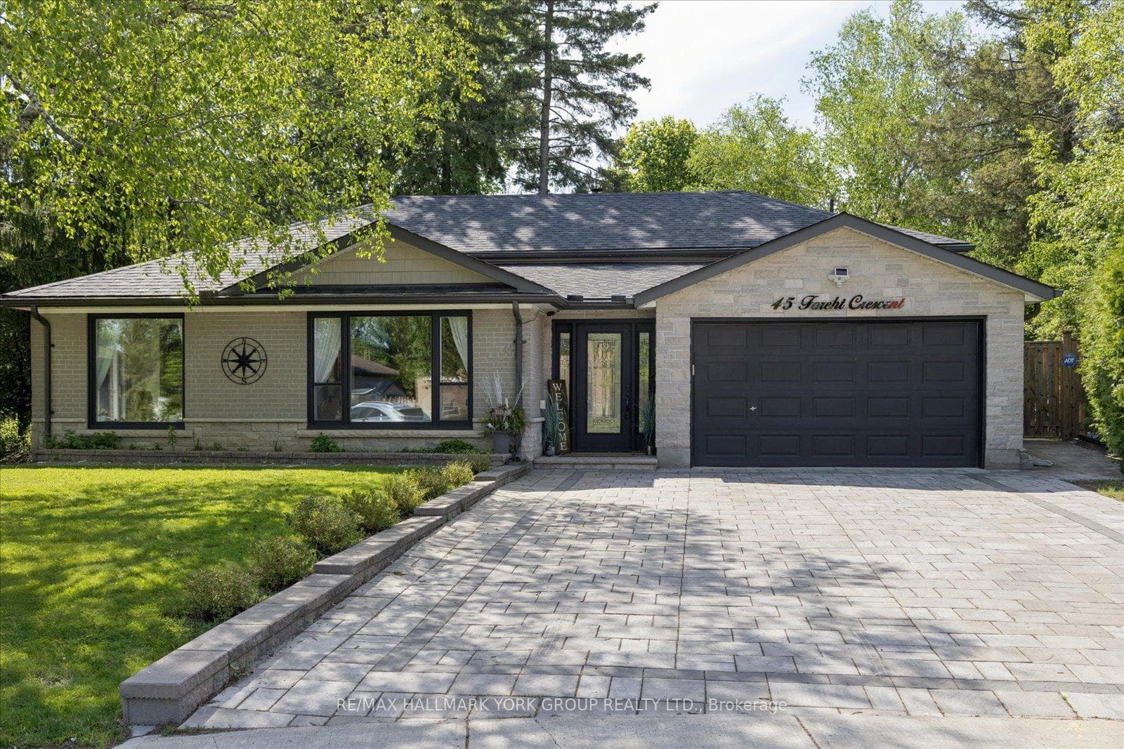 45 Foreht Crescent, Aurora, ON L4G 3E9