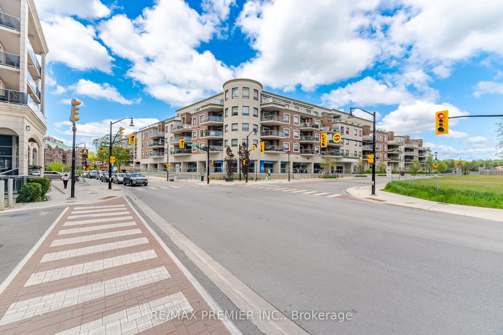 86 Woodbridge Avenue 305, Vaughan, ON L4L 1L3