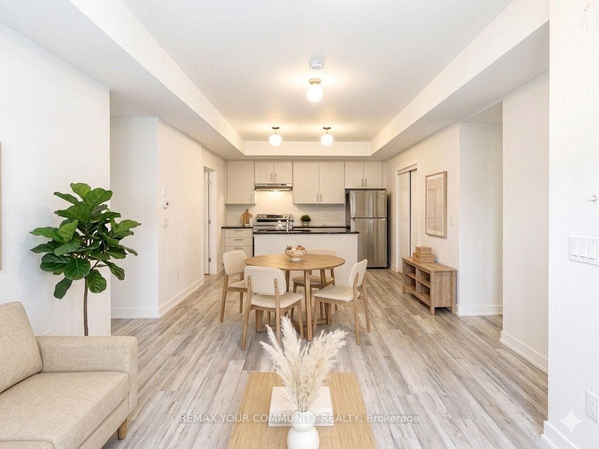 15100 Yonge Street 6B, Aurora, ON L4G 4C8