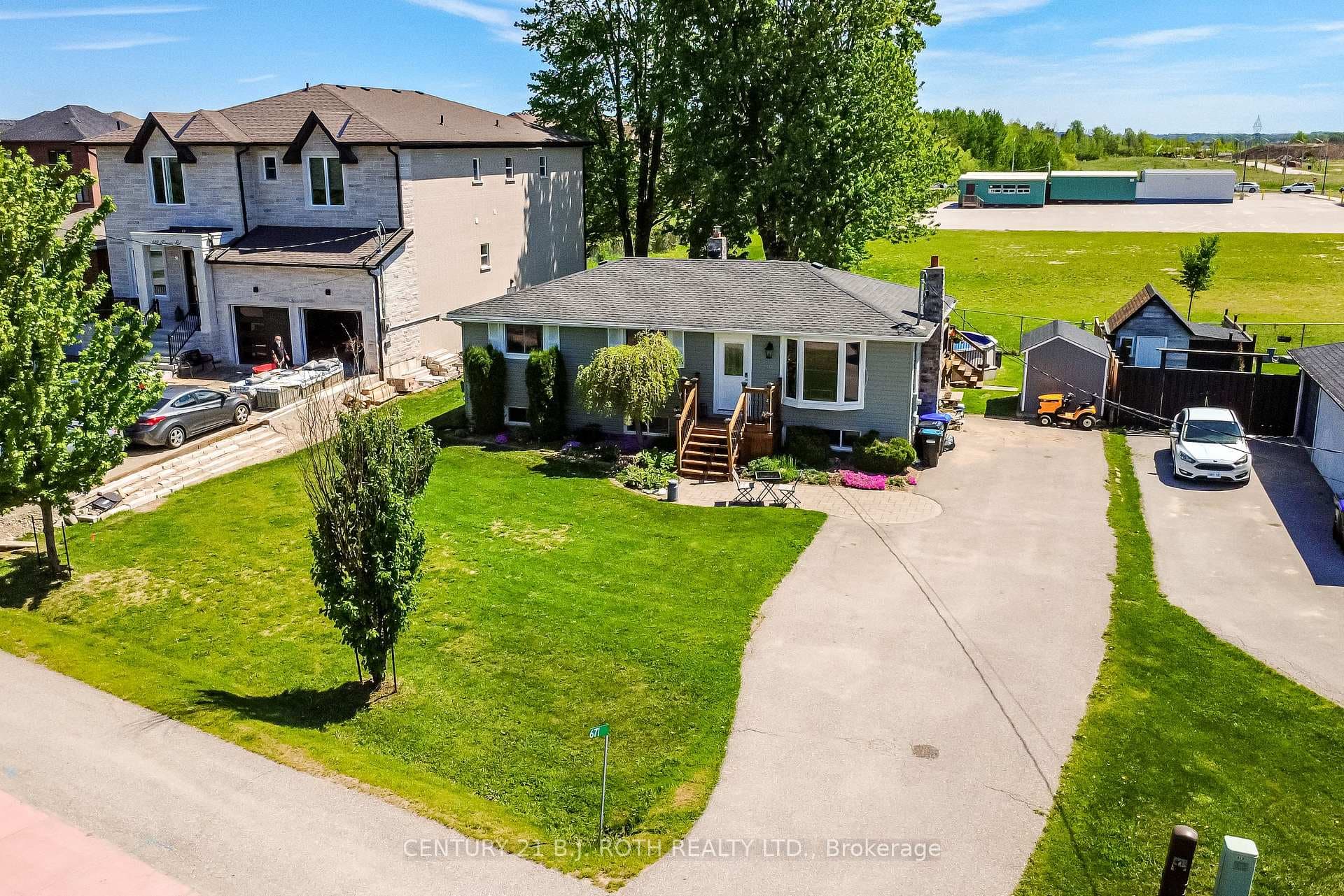 671 Simcoe Road, Bradford West Gwillimbury, ON L3Z 4B4
