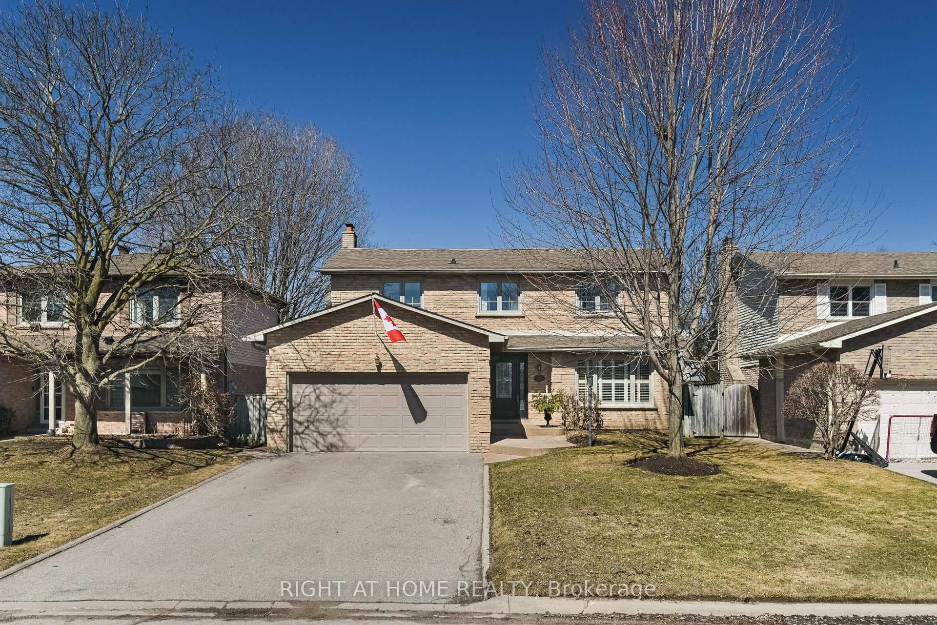 885 Dales Avenue, Newmarket, ON L3Y 5Z6