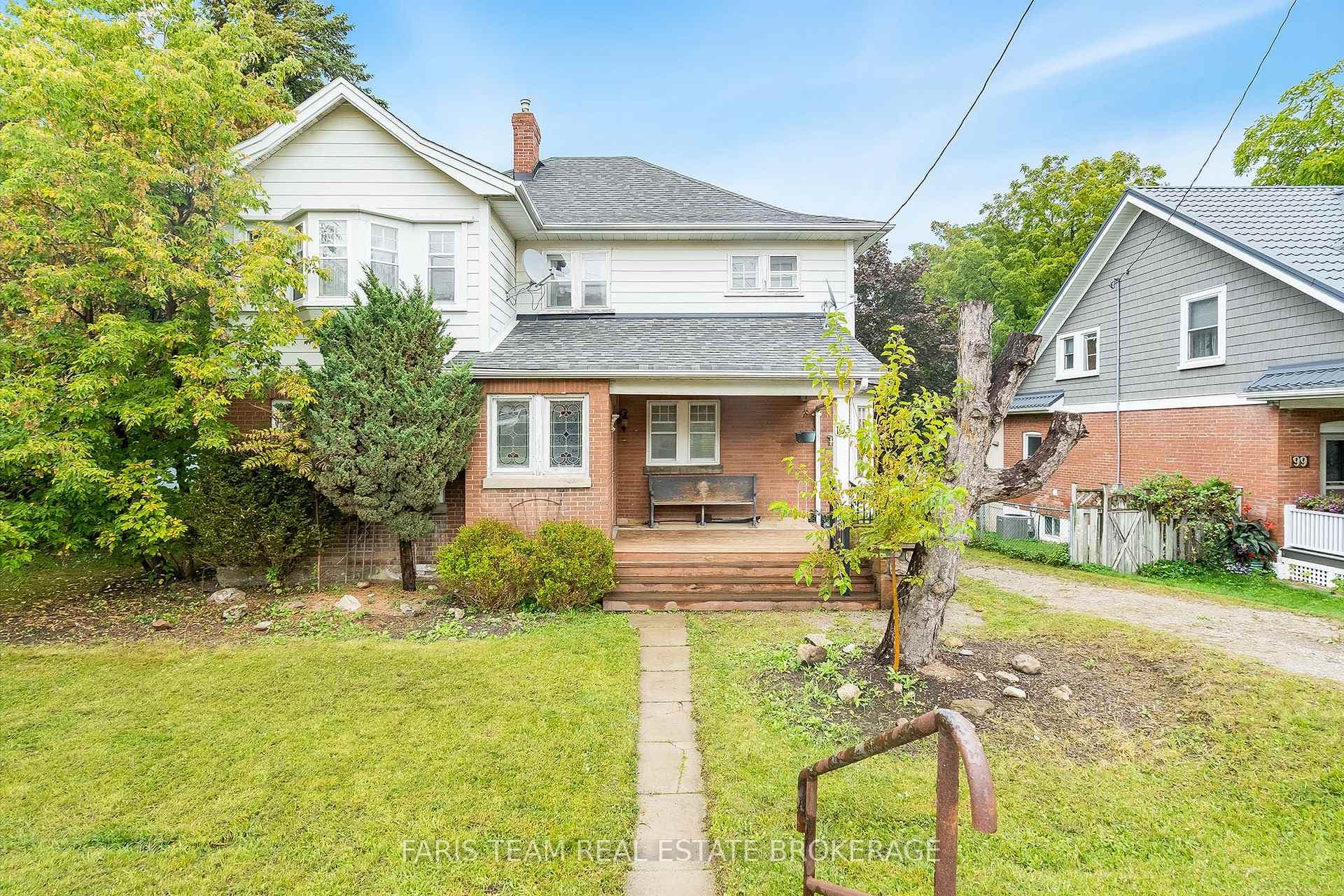 105 Barrie Street, Bradford West Gwillimbury, ON L9S 2C9