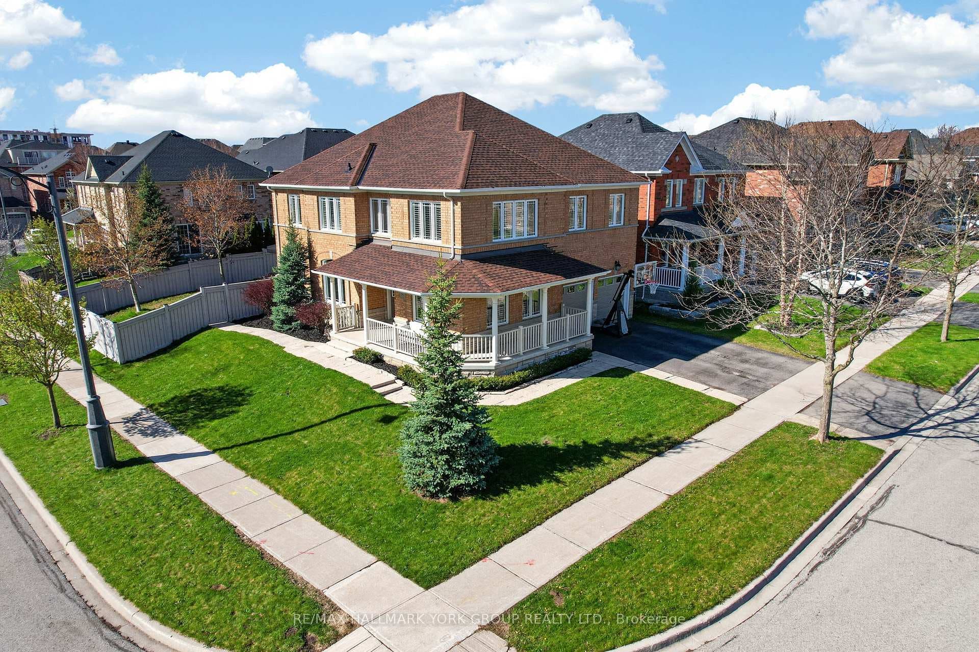 75 Mclarty Gate, Aurora, ON L4G 0G5