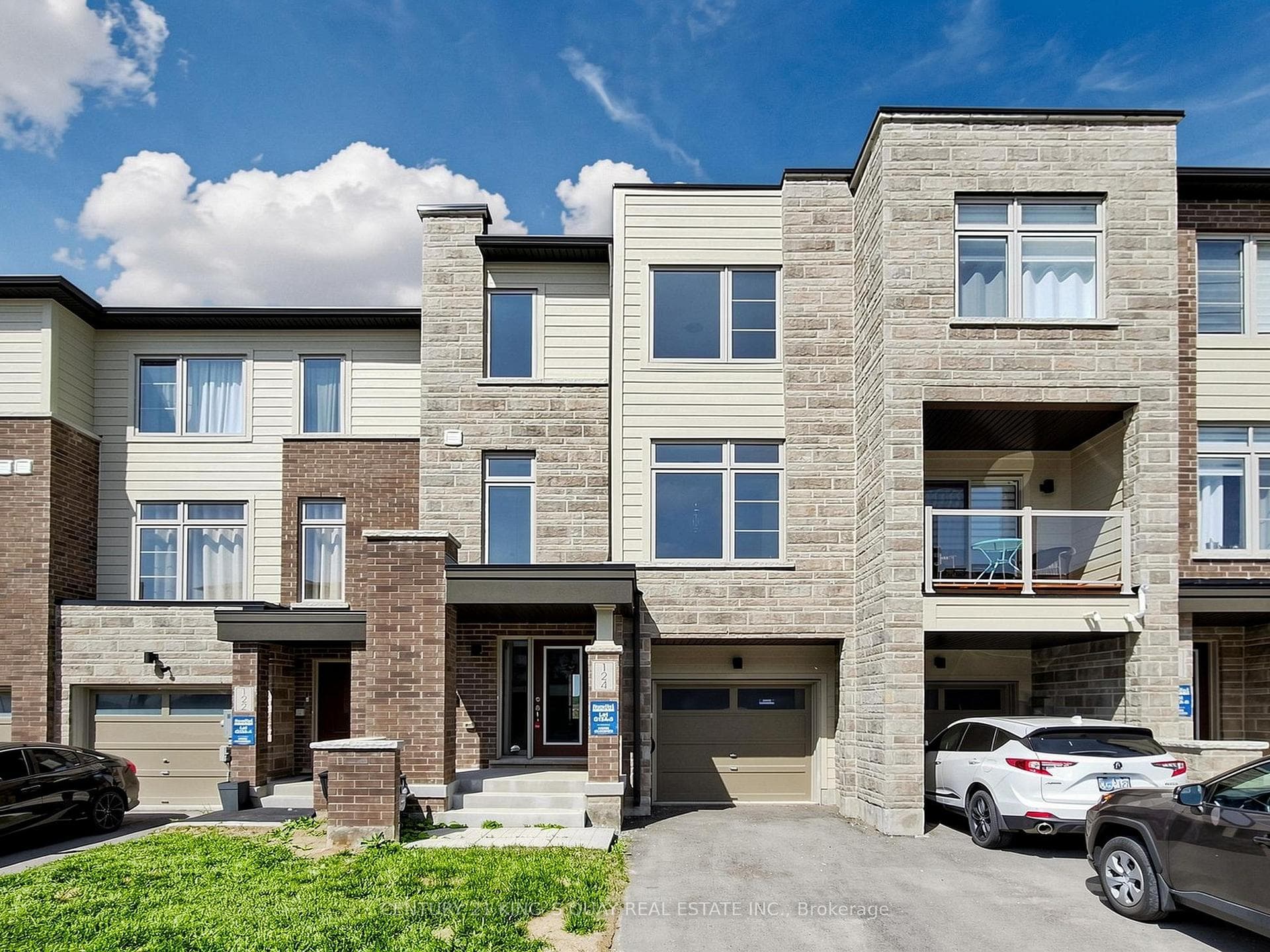 124 Solstice Circle, Newmarket, ON L3X 0L7