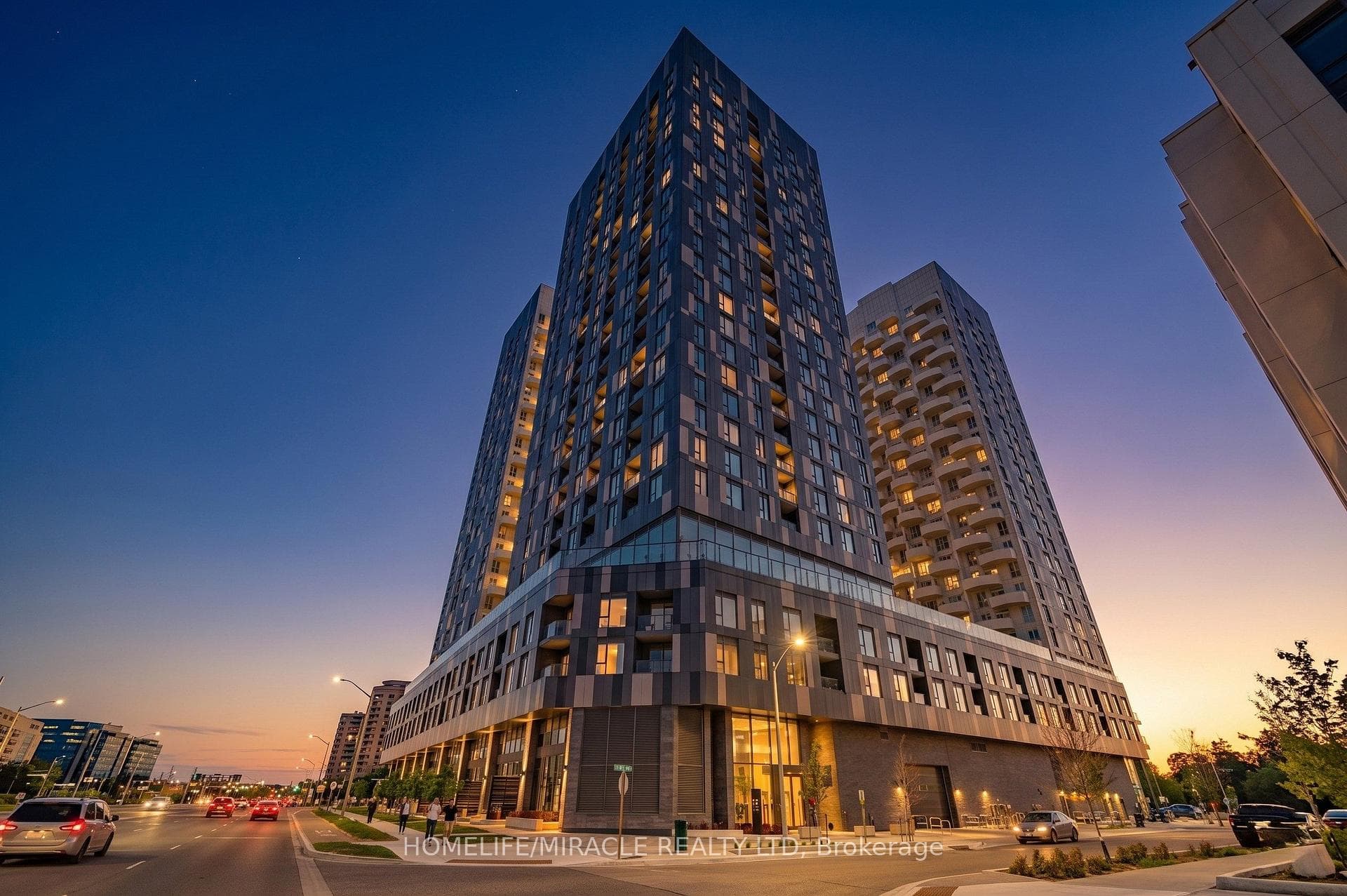 10 Abeja Street 813, Vaughan, ON L4K 0R4