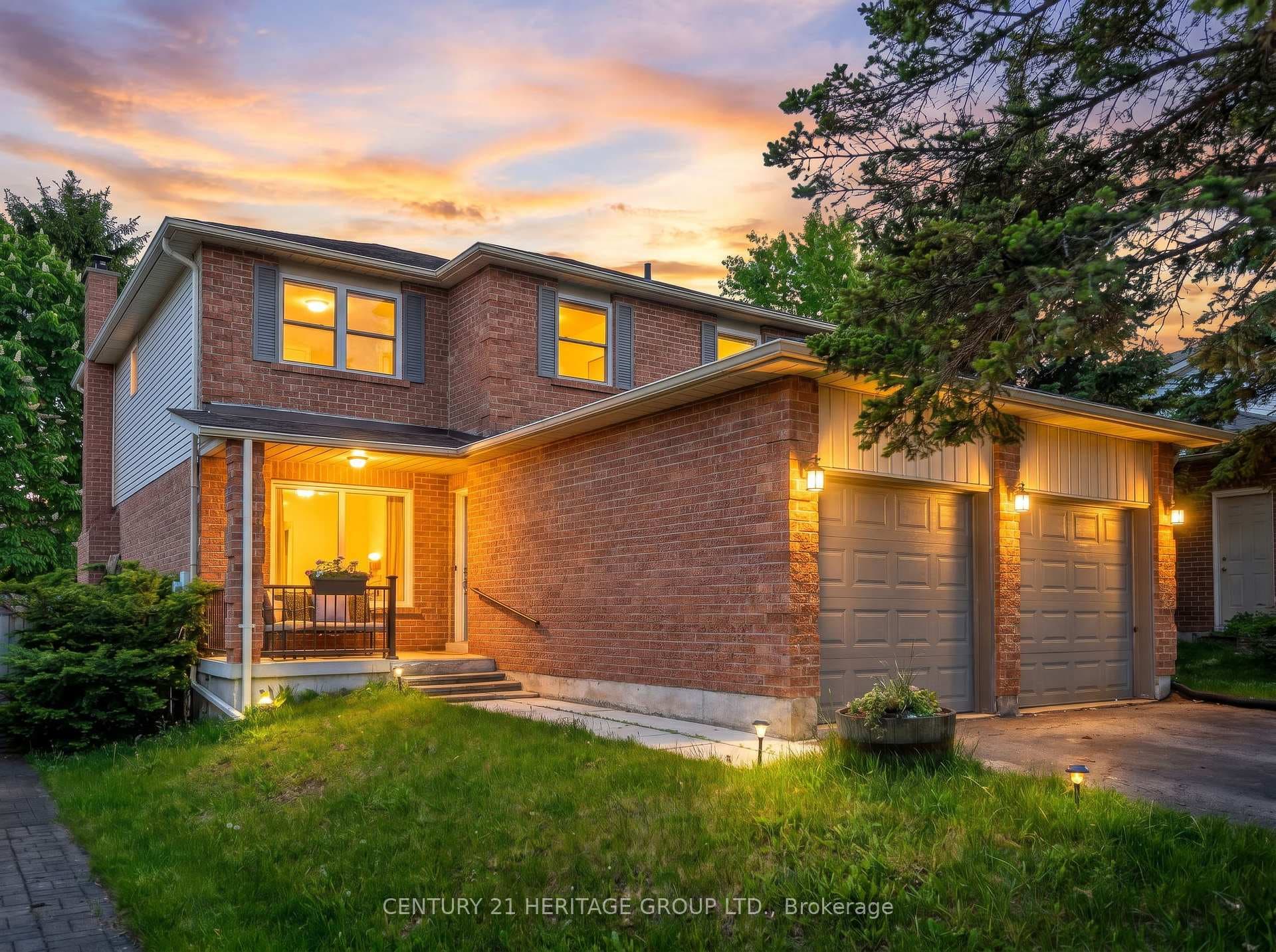 228 Billings Crescent, Newmarket, ON L3Y 7Y6