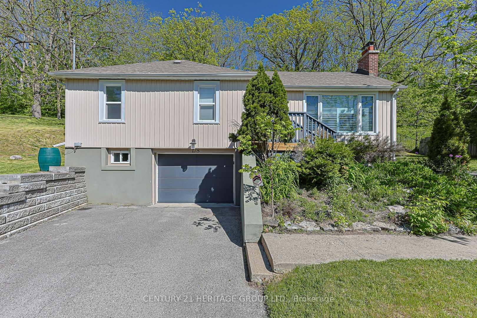 178 Main Street N, Newmarket, ON L3Y 9B2