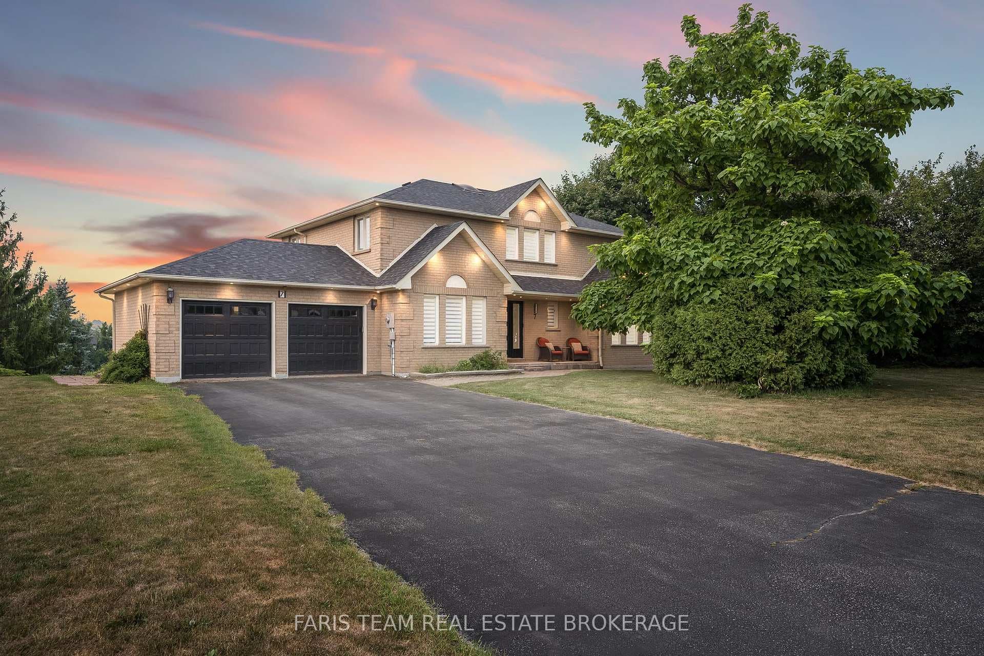 7 Golfview Boulevard, Bradford West Gwillimbury, ON L3Z 2A6