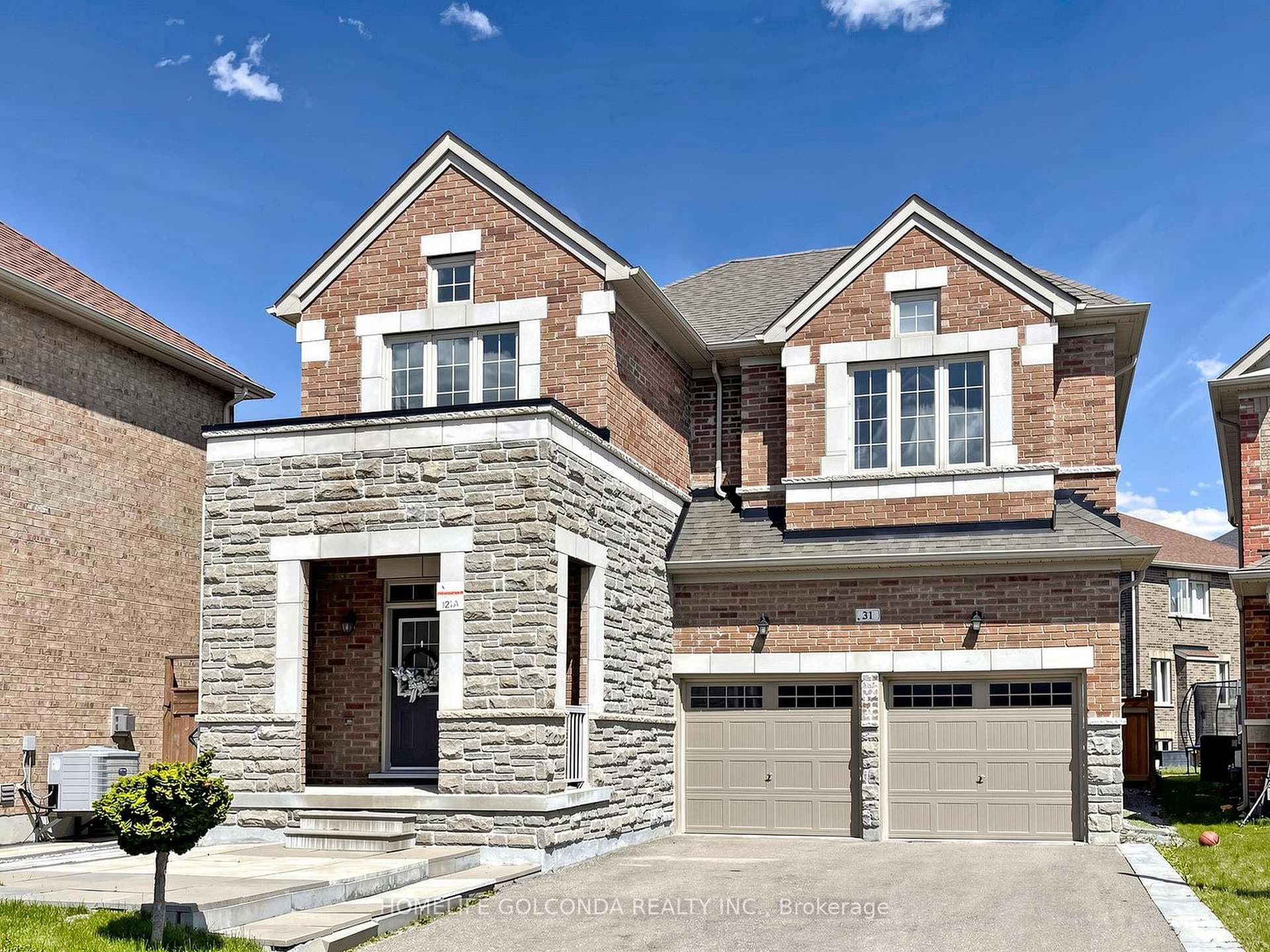 31 Bolsby Court, Aurora, ON L4G 1B7