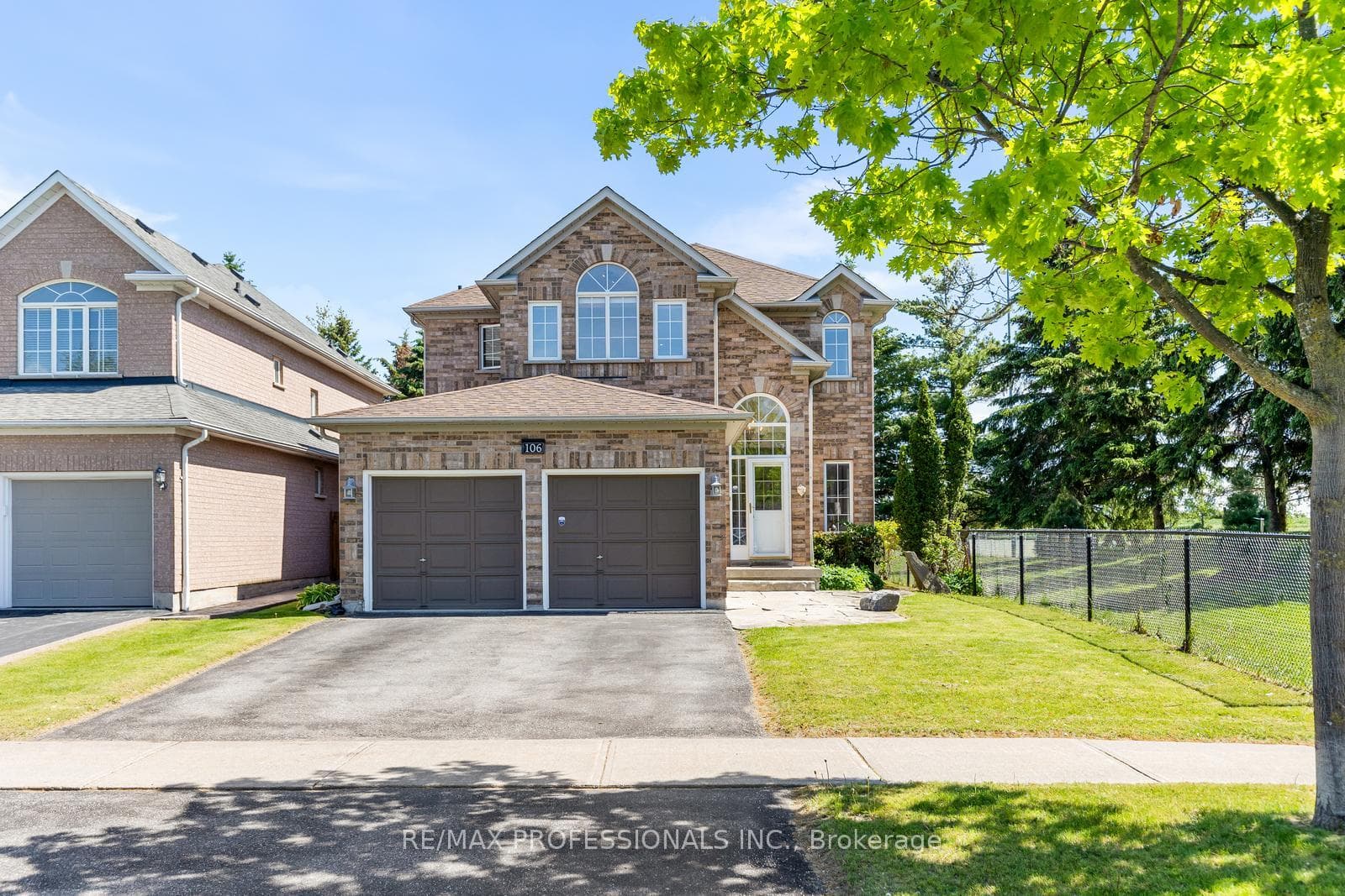 106 Hollybush Drive, Vaughan, ON L6A 2H3