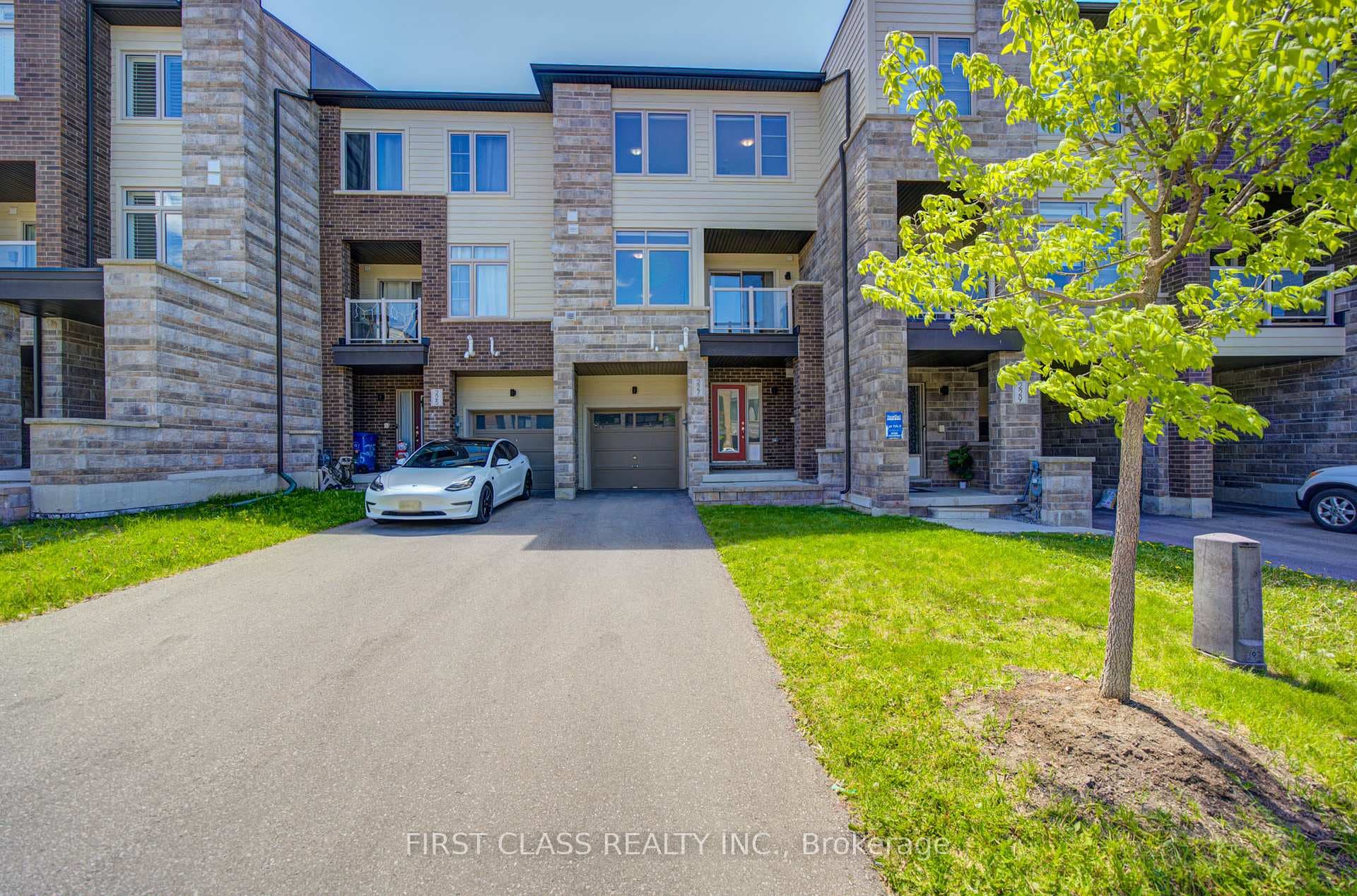 227 Vivant Street, Newmarket, ON L3X 0K7