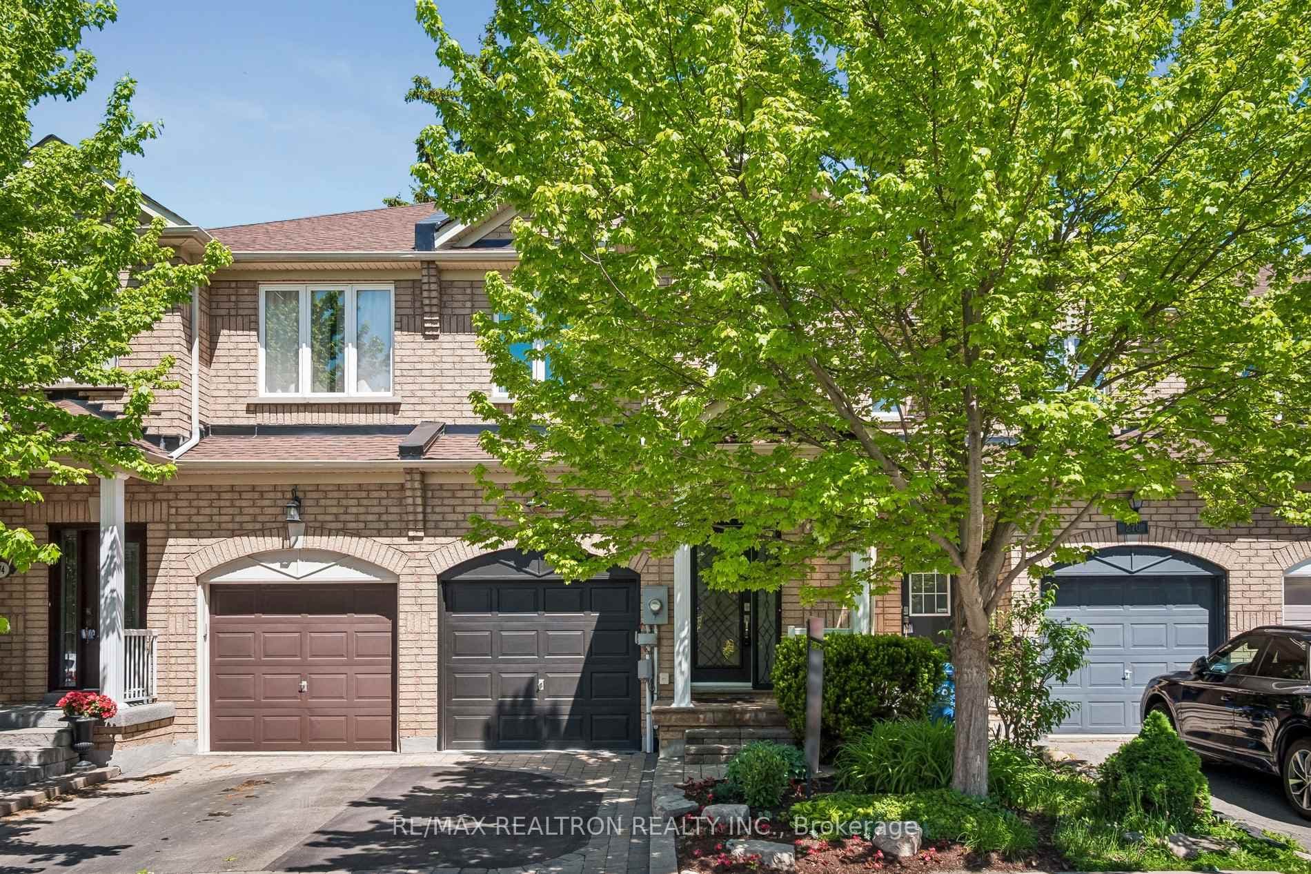 272 Tom Taylor Crescent, Newmarket, ON L3X 3E8
