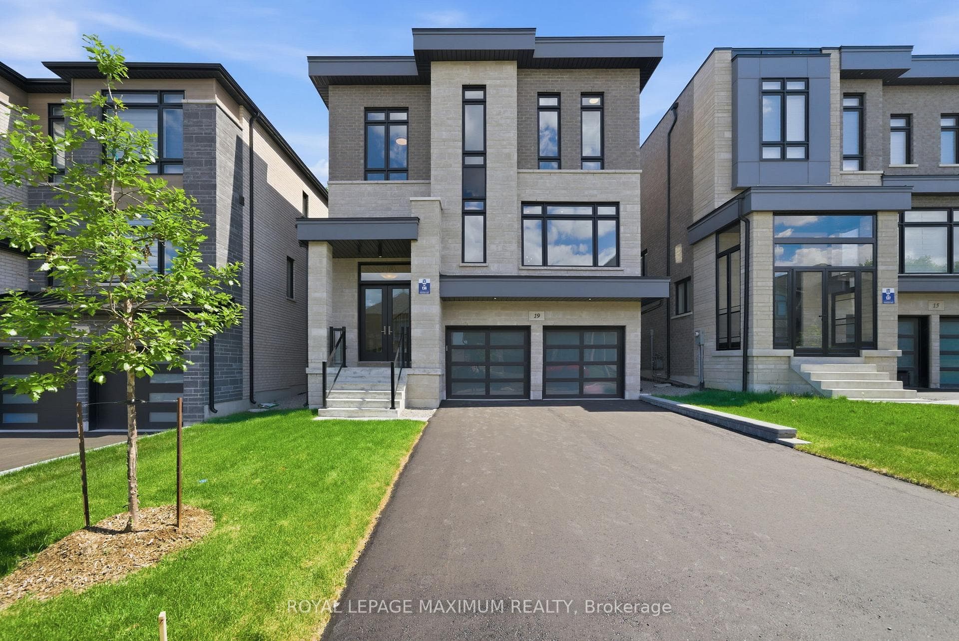 19 Donsgrove Court, Vaughan, ON L4J 9A1