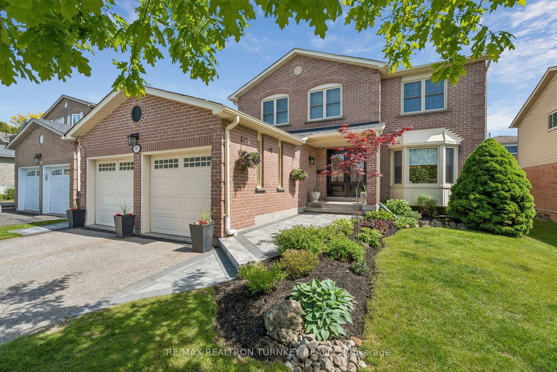 330 Bristol Road, Newmarket, ON L3Y 7Z9