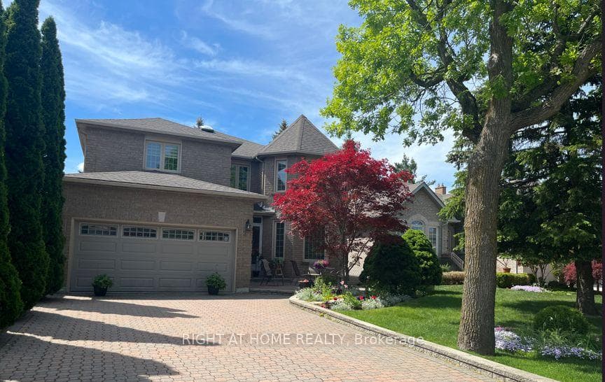 27 Addison Street, Richmond Hill, ON L4C 9N1