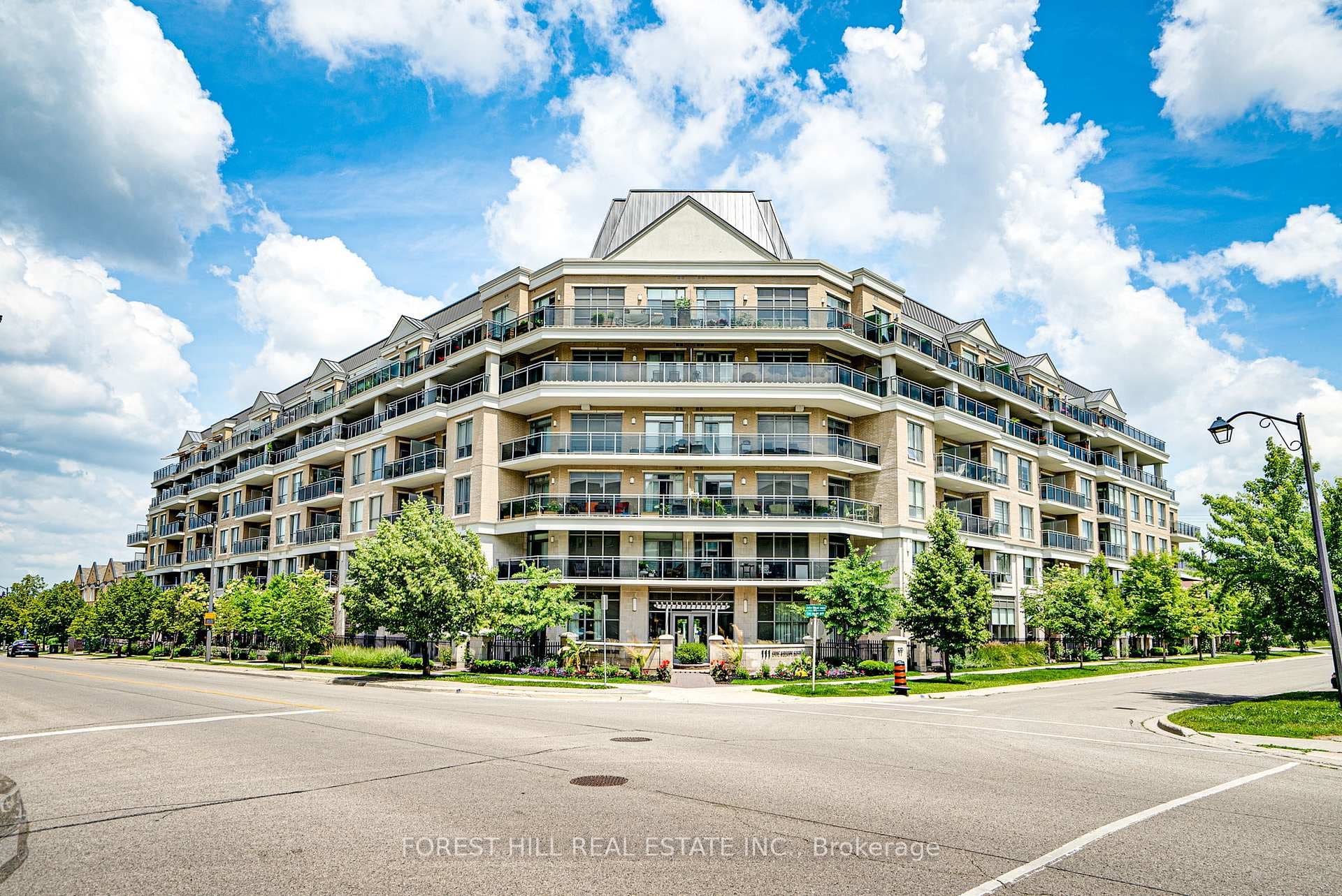 111 Civic Square Gate 609, Aurora, ON L4G 0S6