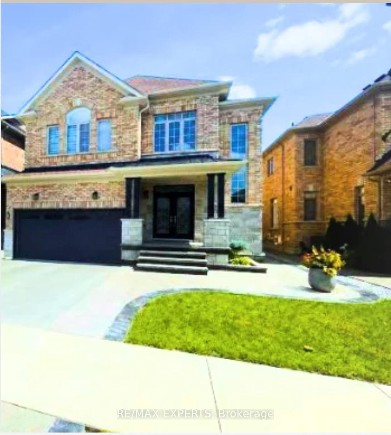 43 Lewis Avenue, Bradford West Gwillimbury, ON L3Z 0X2