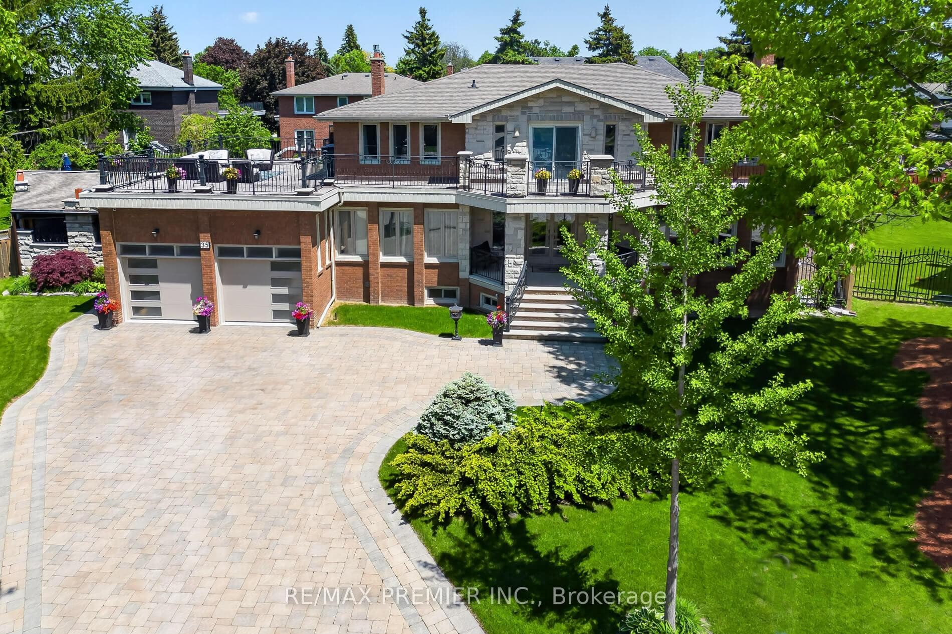 35 Lorengate Place, Vaughan, ON L4L 2Y4