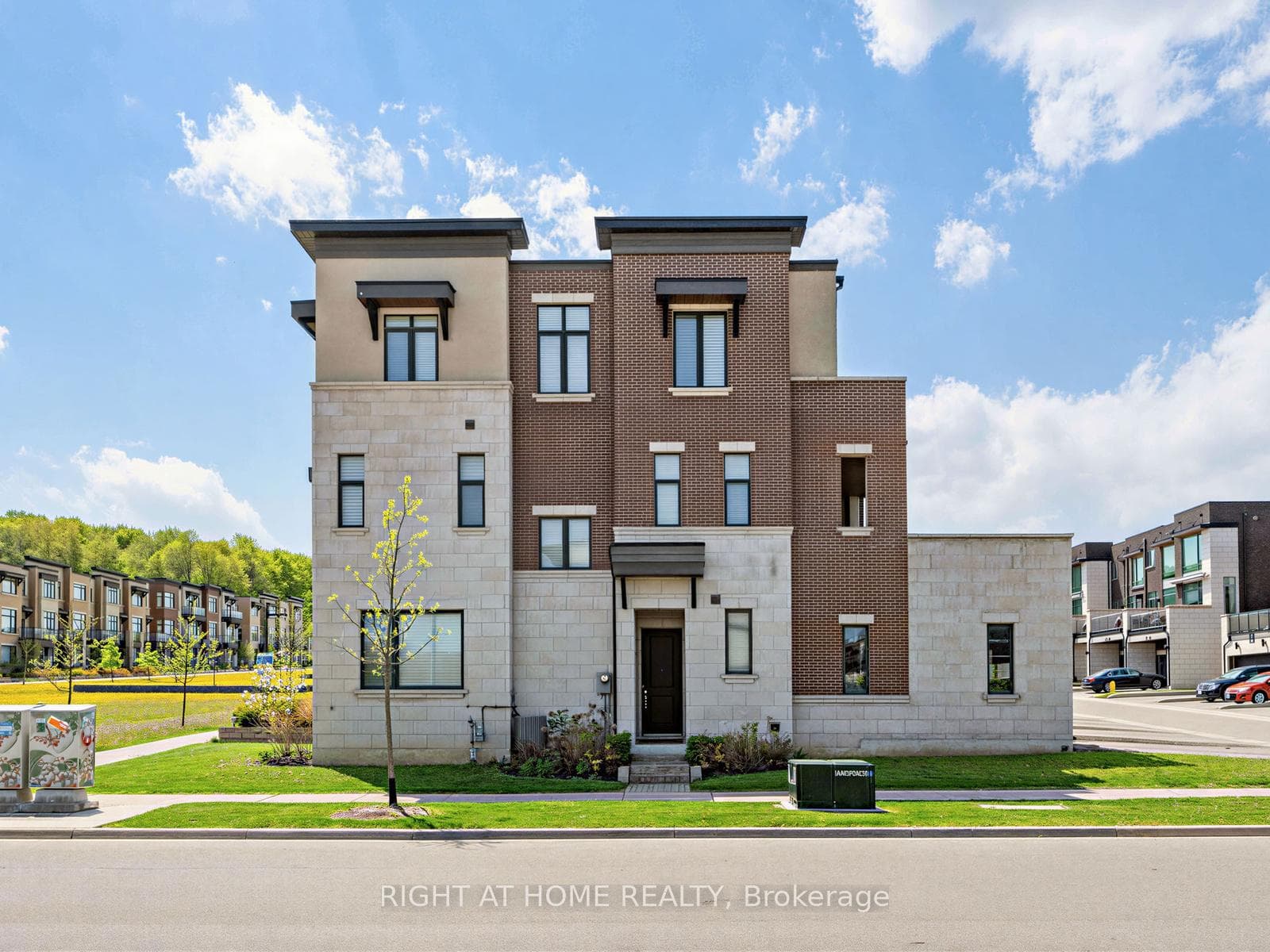 88 Crimson Forest Drive, Vaughan, ON L6A 4Z8