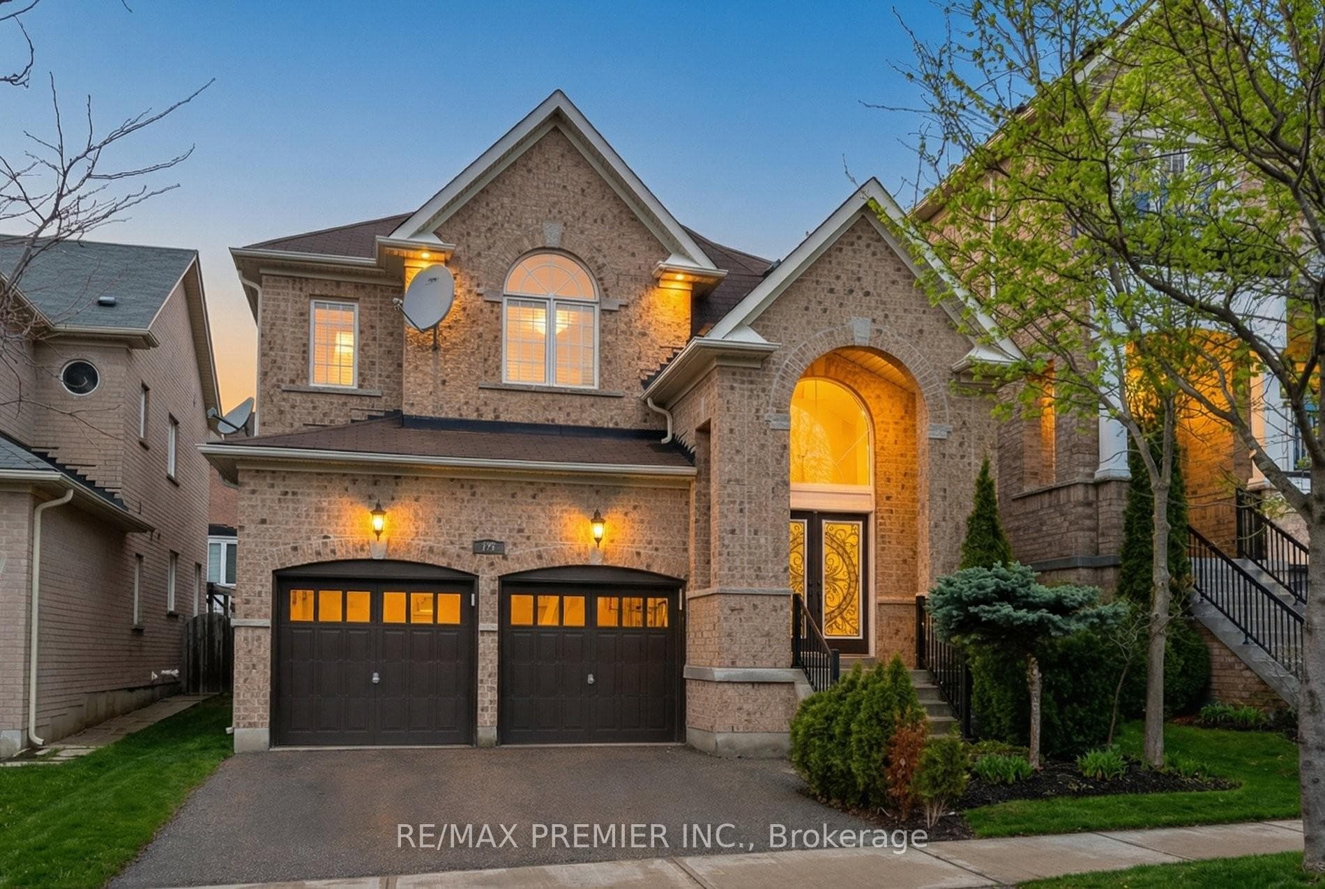 170 Ascalon Drive, Vaughan, ON L6A 0M8
