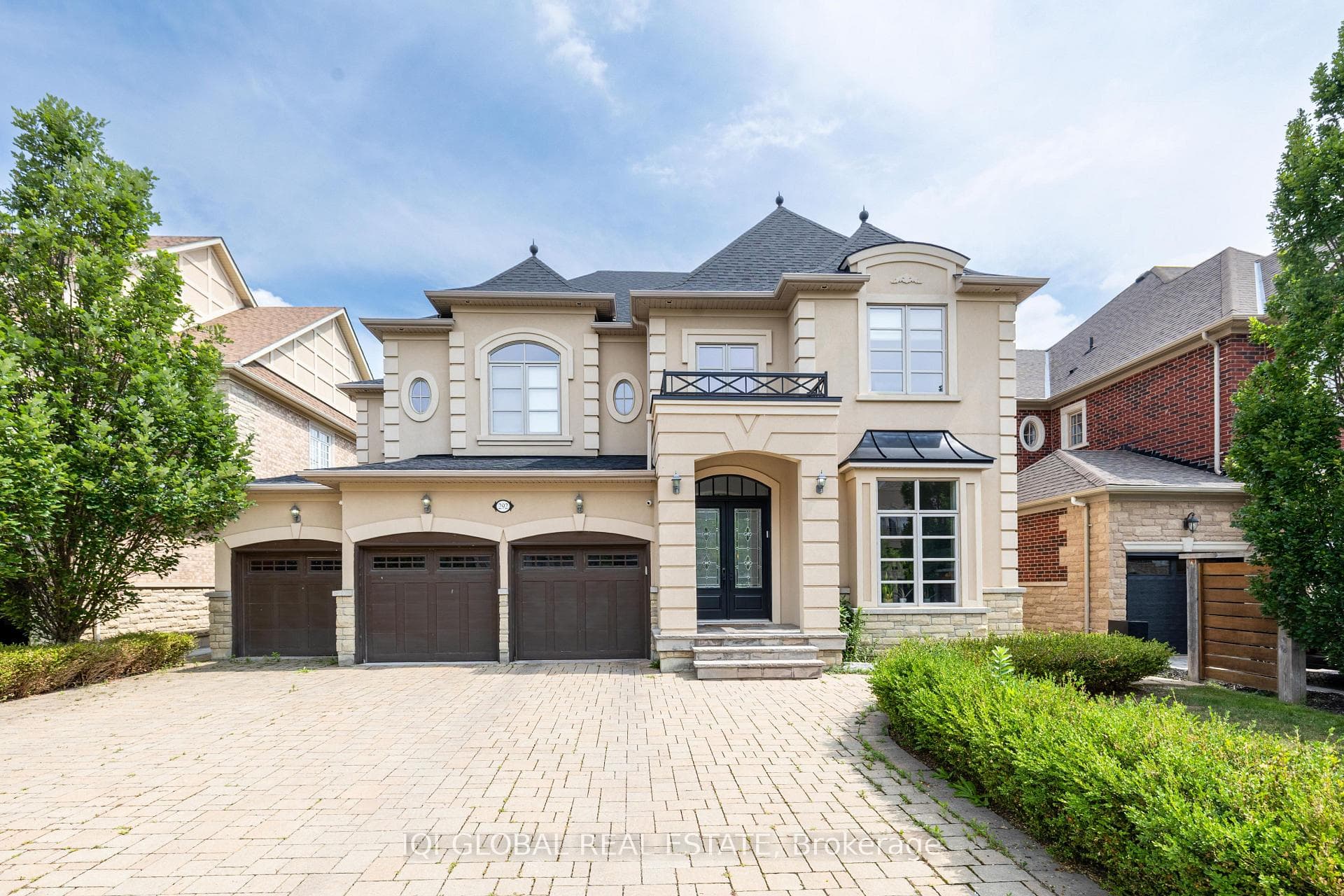 292 Lady Valentina Avenue, Vaughan, ON L6A 4T2