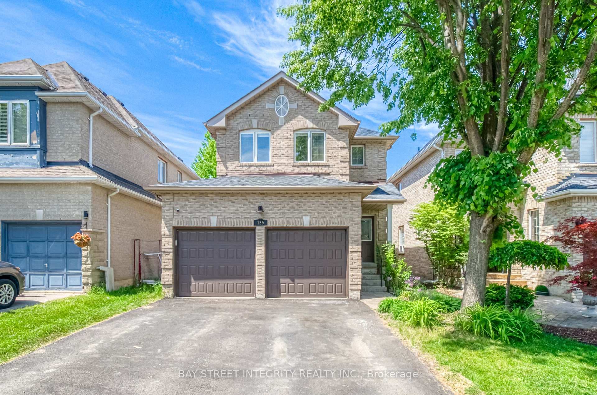129 Fadine Road, Newmarket, ON L3X 2P2