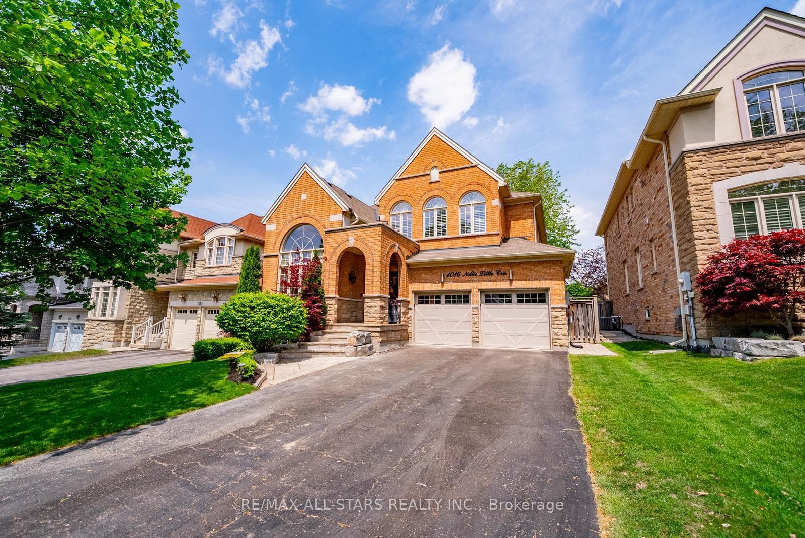 1016 Nellie Little Crescent, Newmarket, ON L3X 3E5