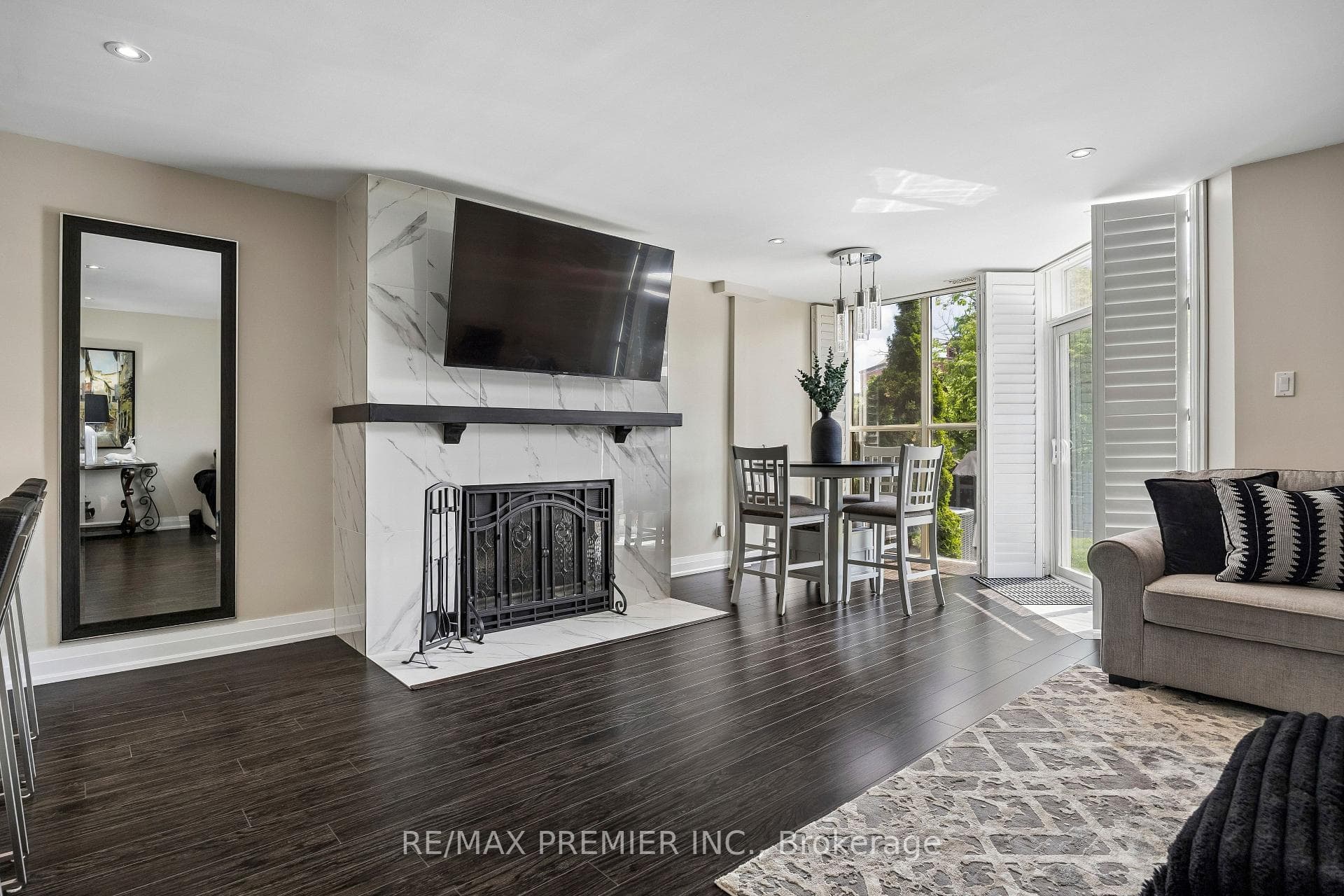 100 Arbors Lane 8, Vaughan, ON L4L 7G4