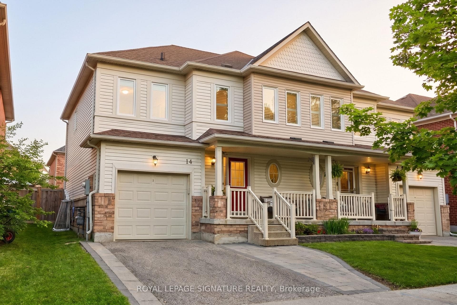 14 Ostick Street, Aurora, ON L4G 7G2