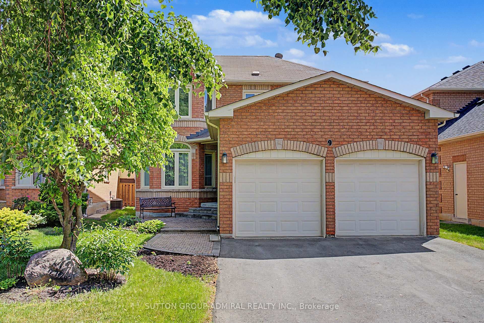 9 Hammerstone Crescent, Vaughan, ON L4J 8B5
