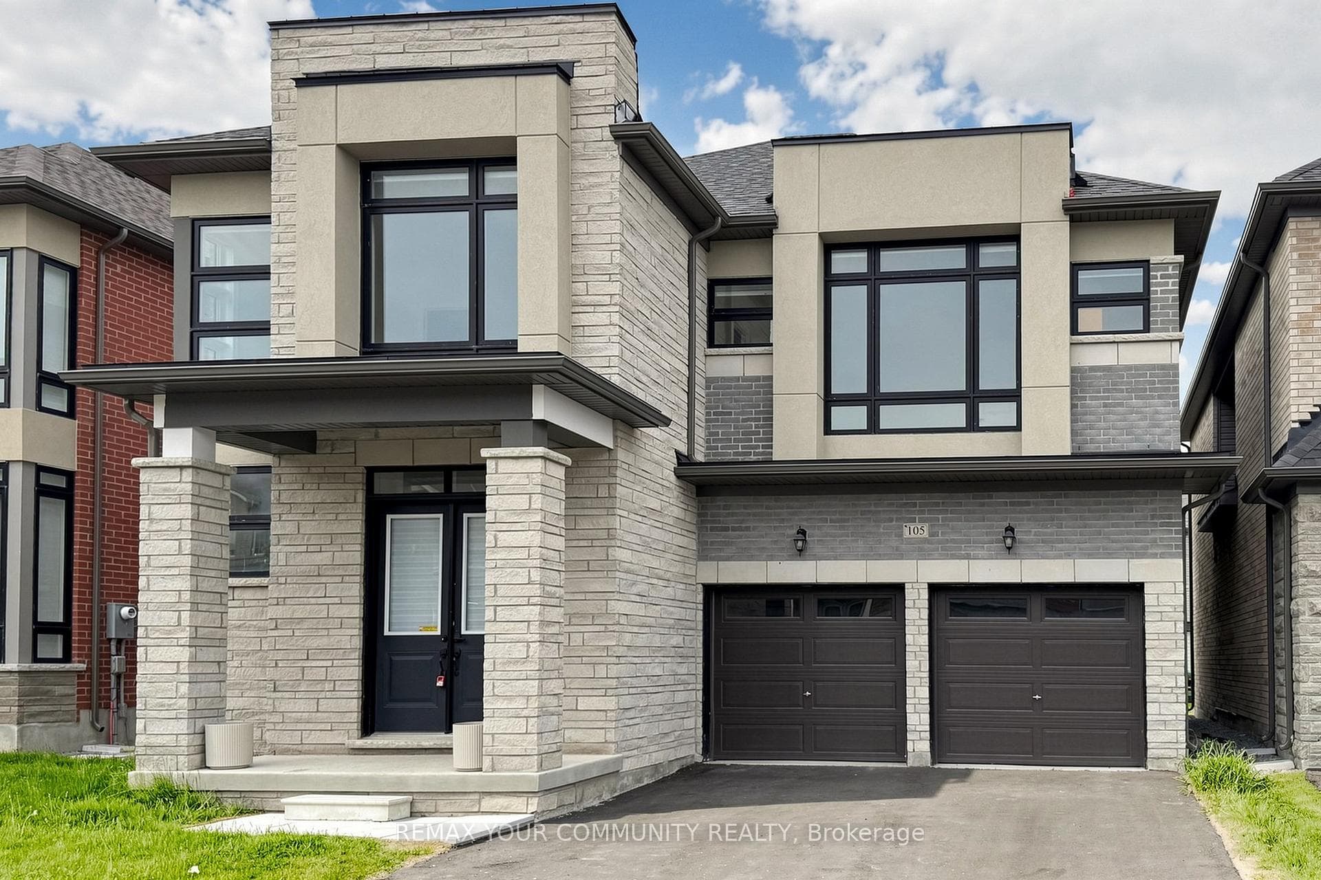 105 Halldorson Avenue, Aurora, ON L4G 7B6