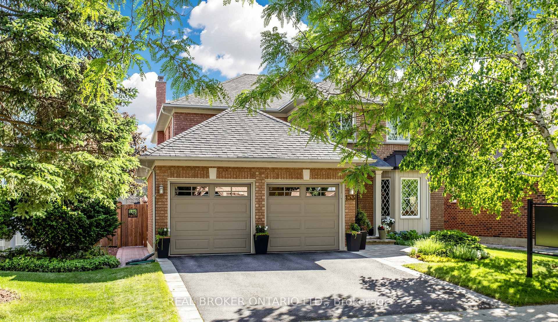153 Grenadier Crescent, Vaughan, ON L4J 7V6
