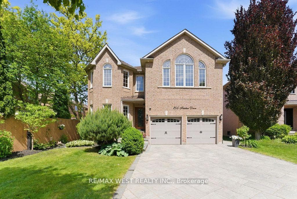 205 Fletcher Drive, Vaughan, ON L6A 2G2