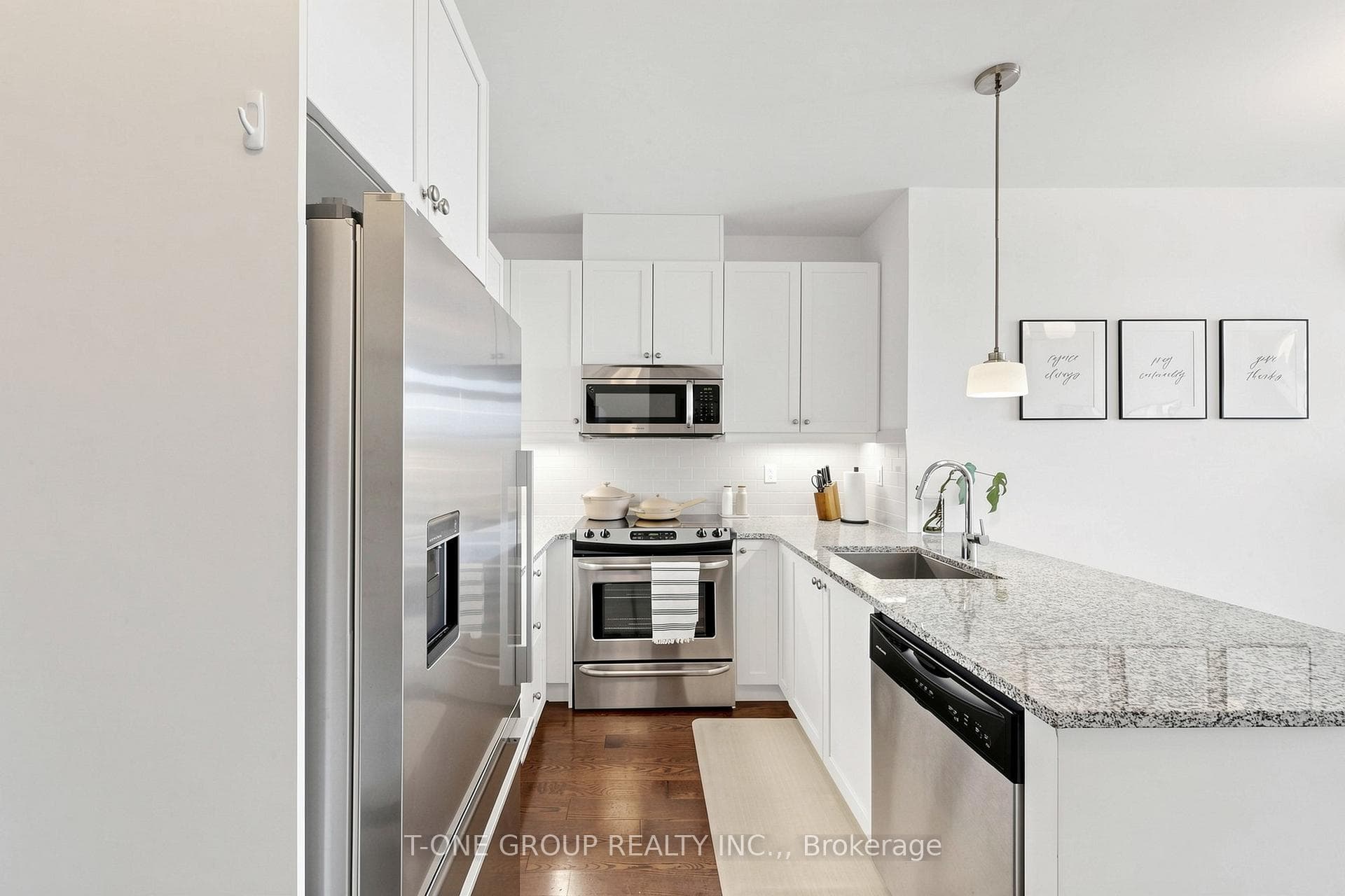 15277 Yonge Street 602A, Aurora, ON L4G 1N6